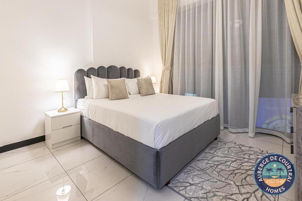 2br Duplex Stunning Views,near Circle Mall & Park *