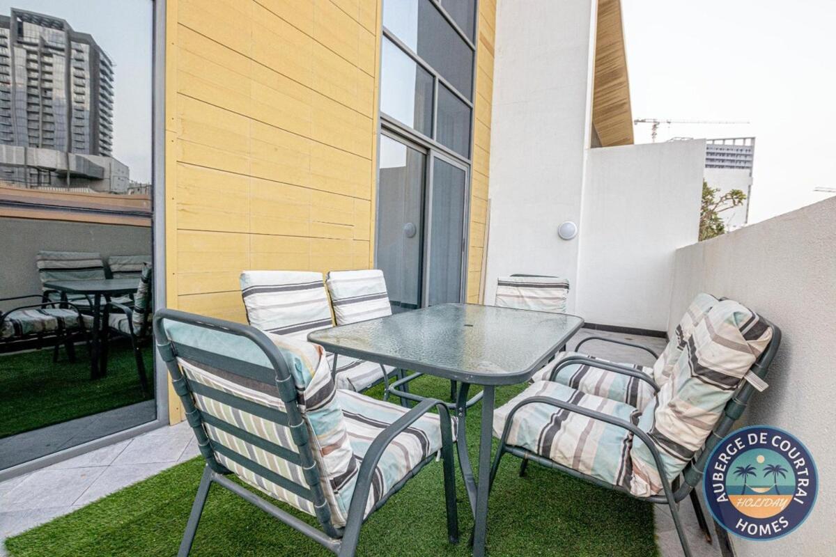 Apartment 2br Duplex Stunning Views,near Circle Mall & Park Dubai