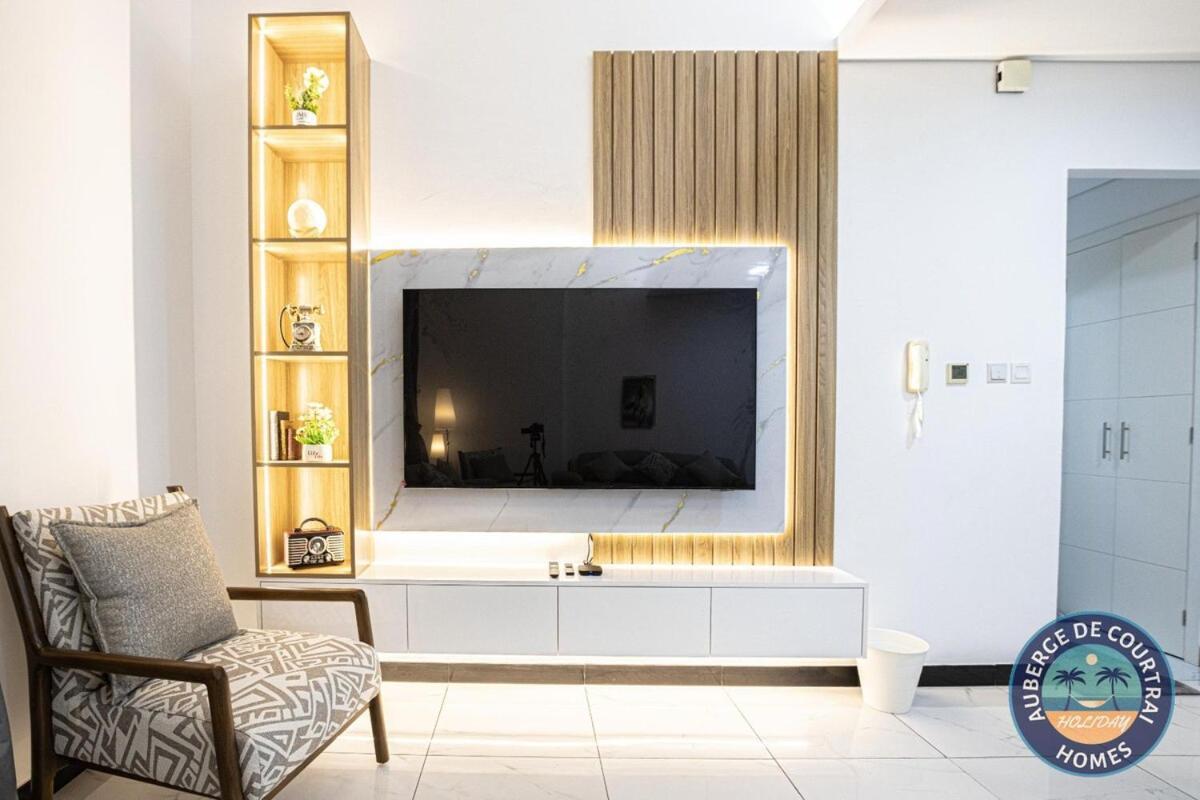 Apartment 2br Duplex Stunning Views,near Circle Mall & Park Dubai