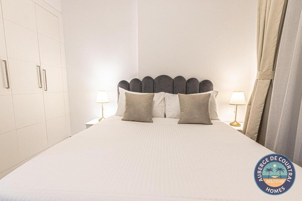 2br Duplex Stunning Views,near Circle Mall & Park
