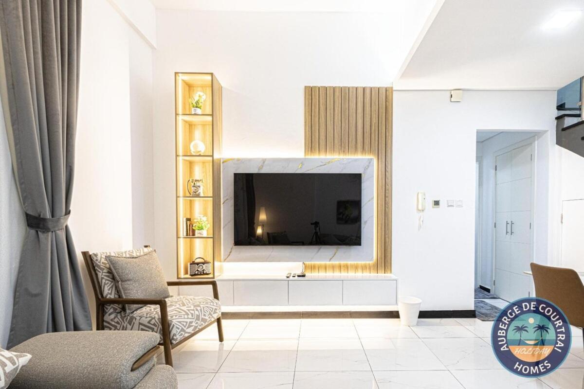 2br Duplex Stunning Views,near Circle Mall & Park Apartment Dubai