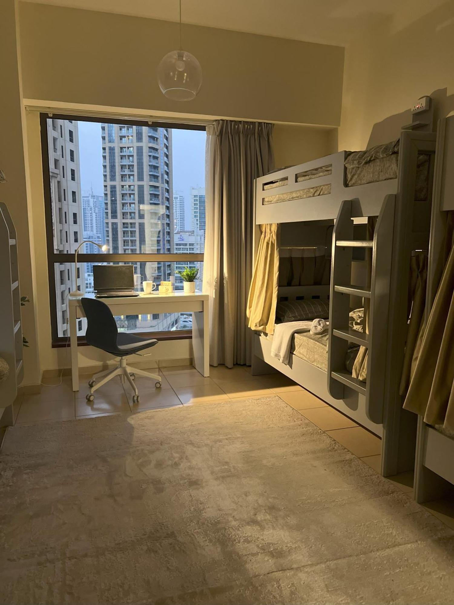 Capsule hotel Robin House Mix Jbr Dubai