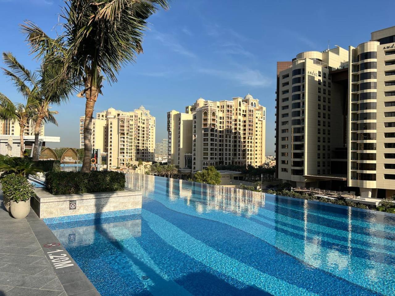 Luxury Palm Tower With Pool And Fantastic Sea View Apartment Dubai