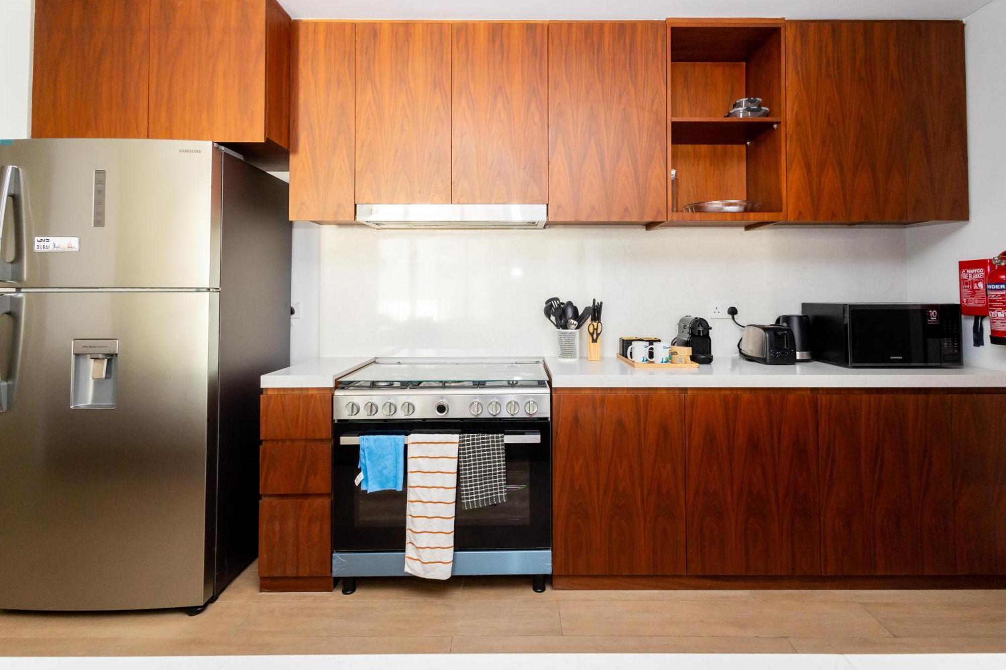 Higuests Experience Coastal Elegance At La Rive 2 In La Apartment Dubai