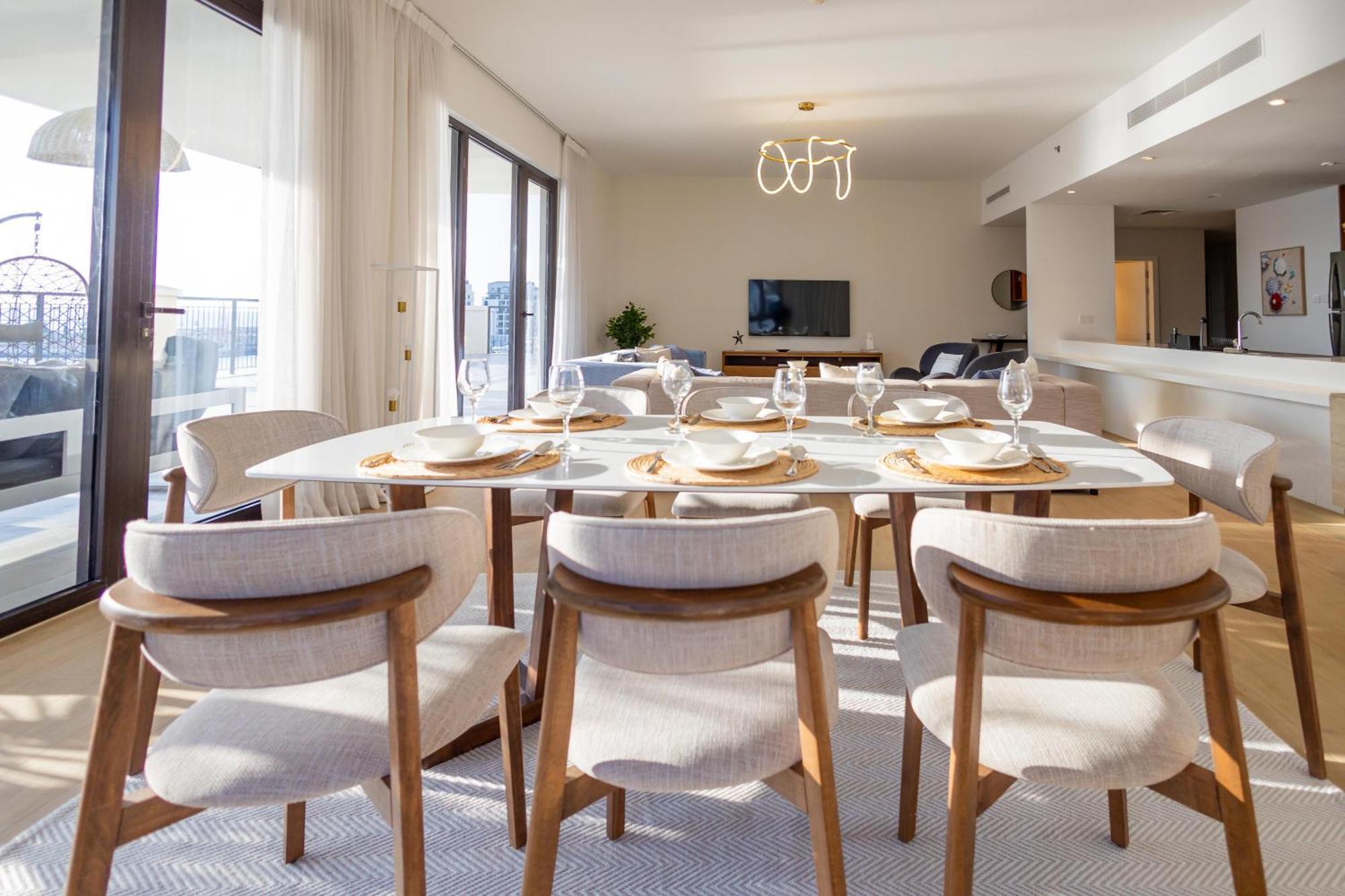 Higuests Experience Coastal Elegance At La Rive 2 In La