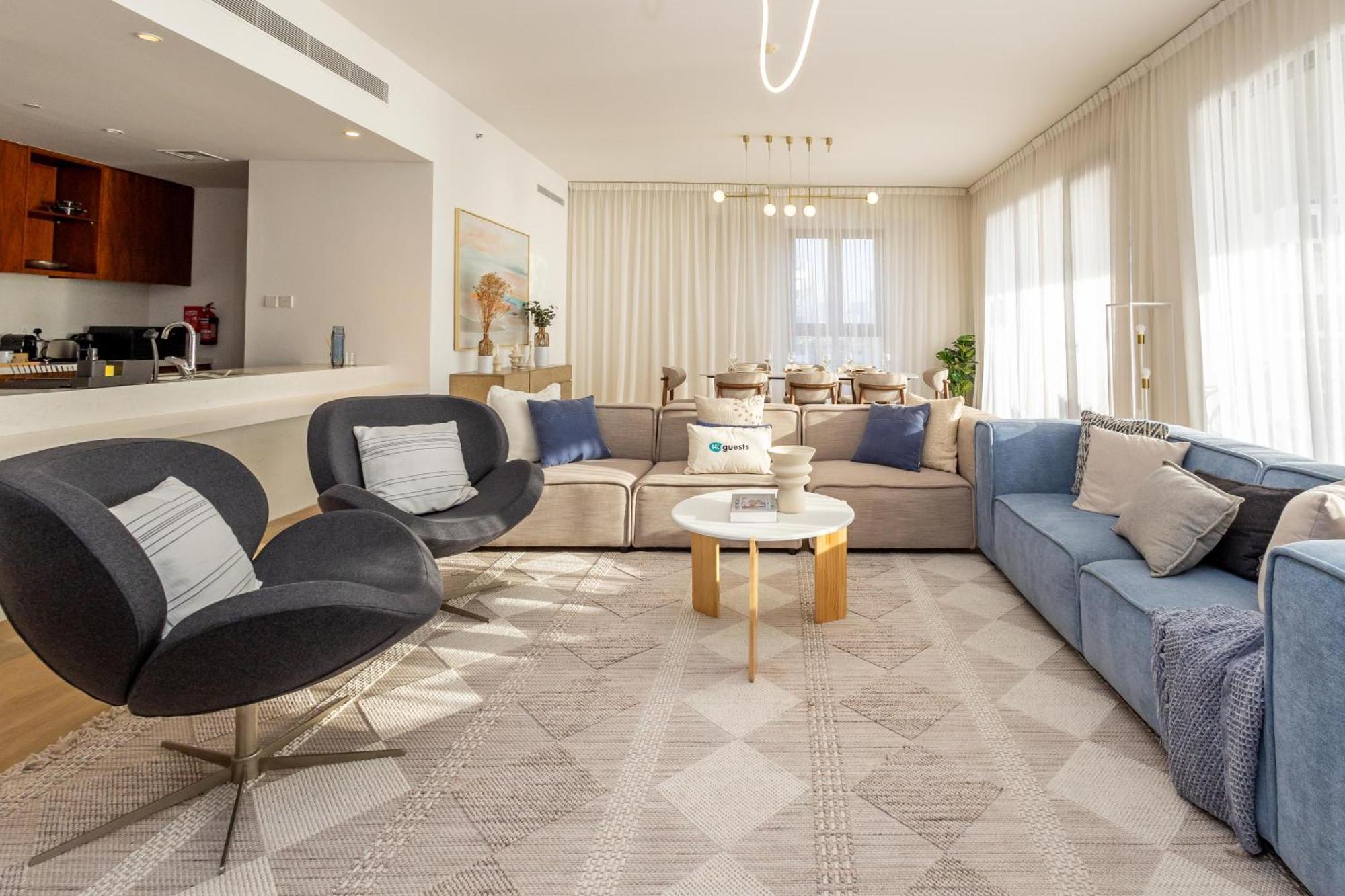 Apartment Higuests Experience Coastal Elegance At La Rive 2 In La Dubai