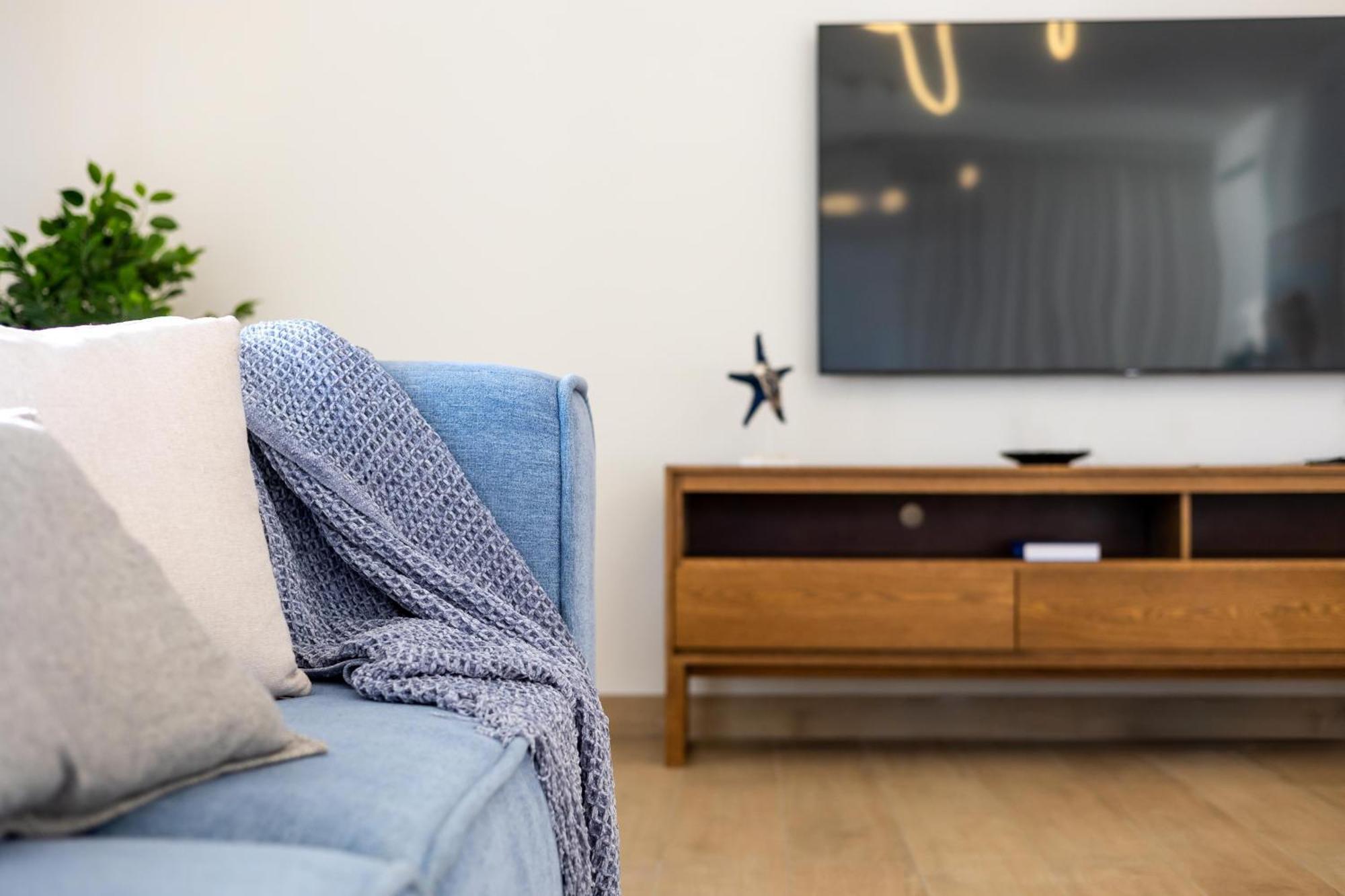 Apartment Higuests Experience Coastal Elegance At La Rive 2 In La
