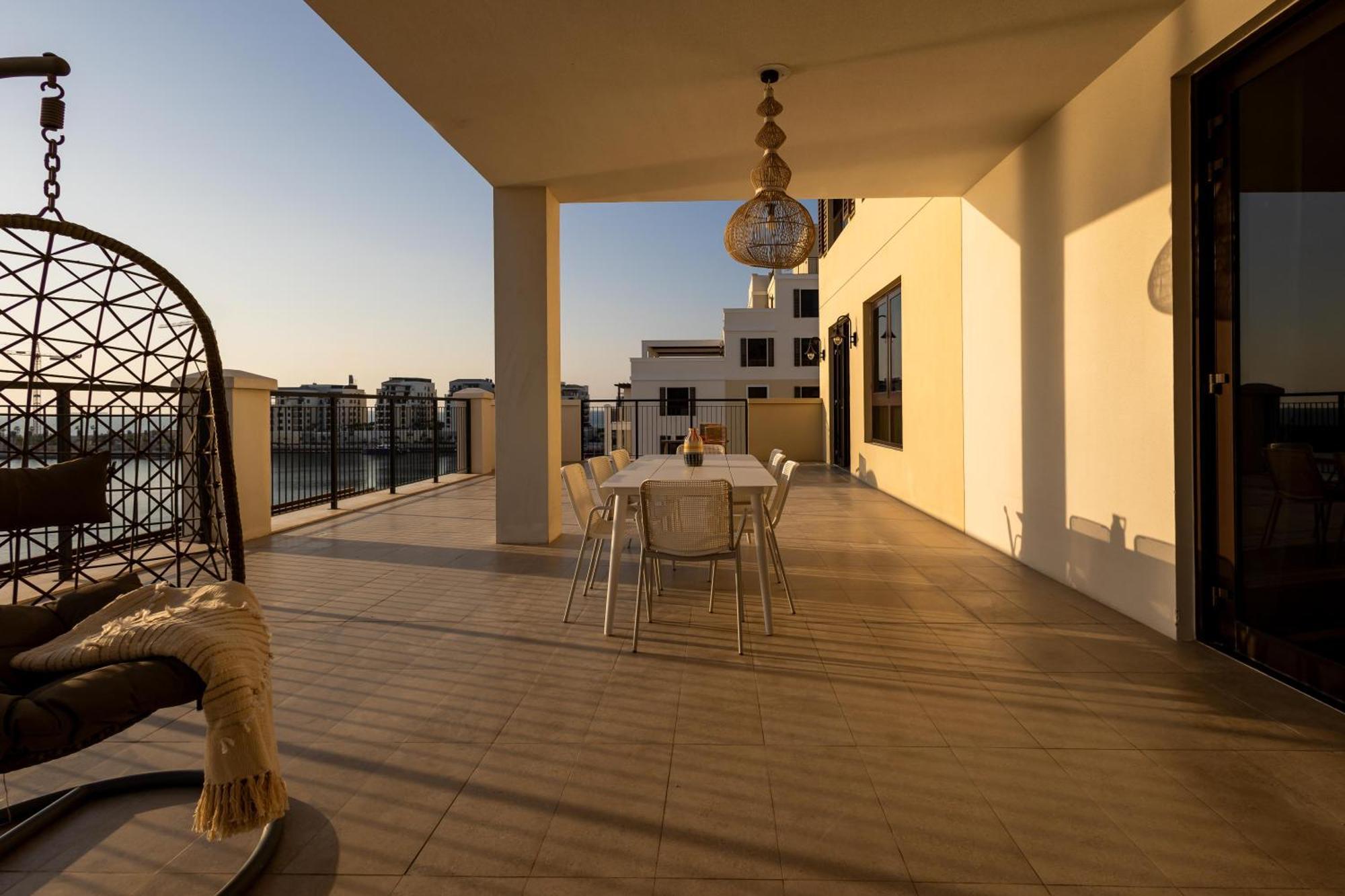 Apartment Higuests Experience Coastal Elegance At La Rive 2 In La *
