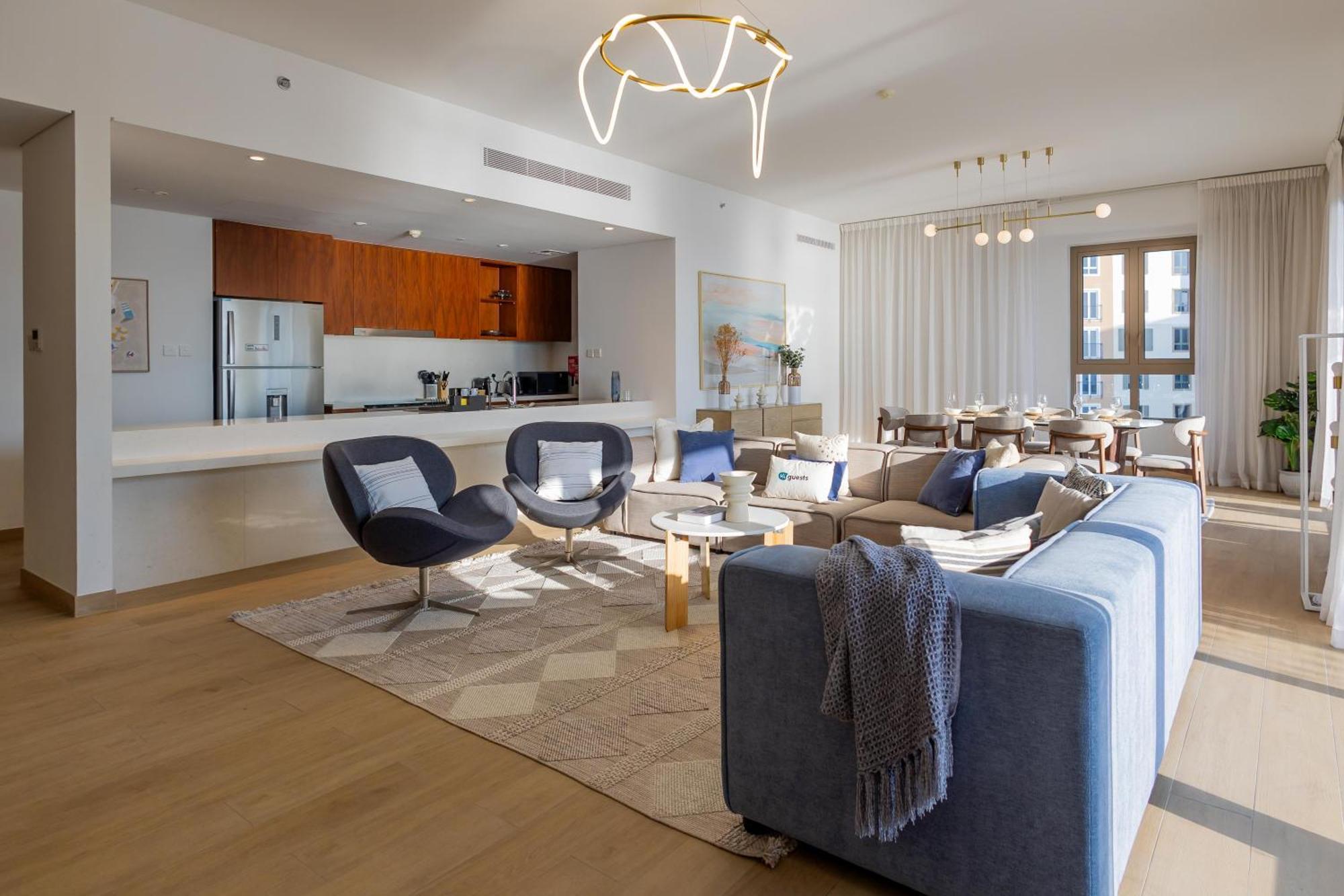 Apartment Higuests Experience Coastal Elegance At La Rive 2 In La Dubai