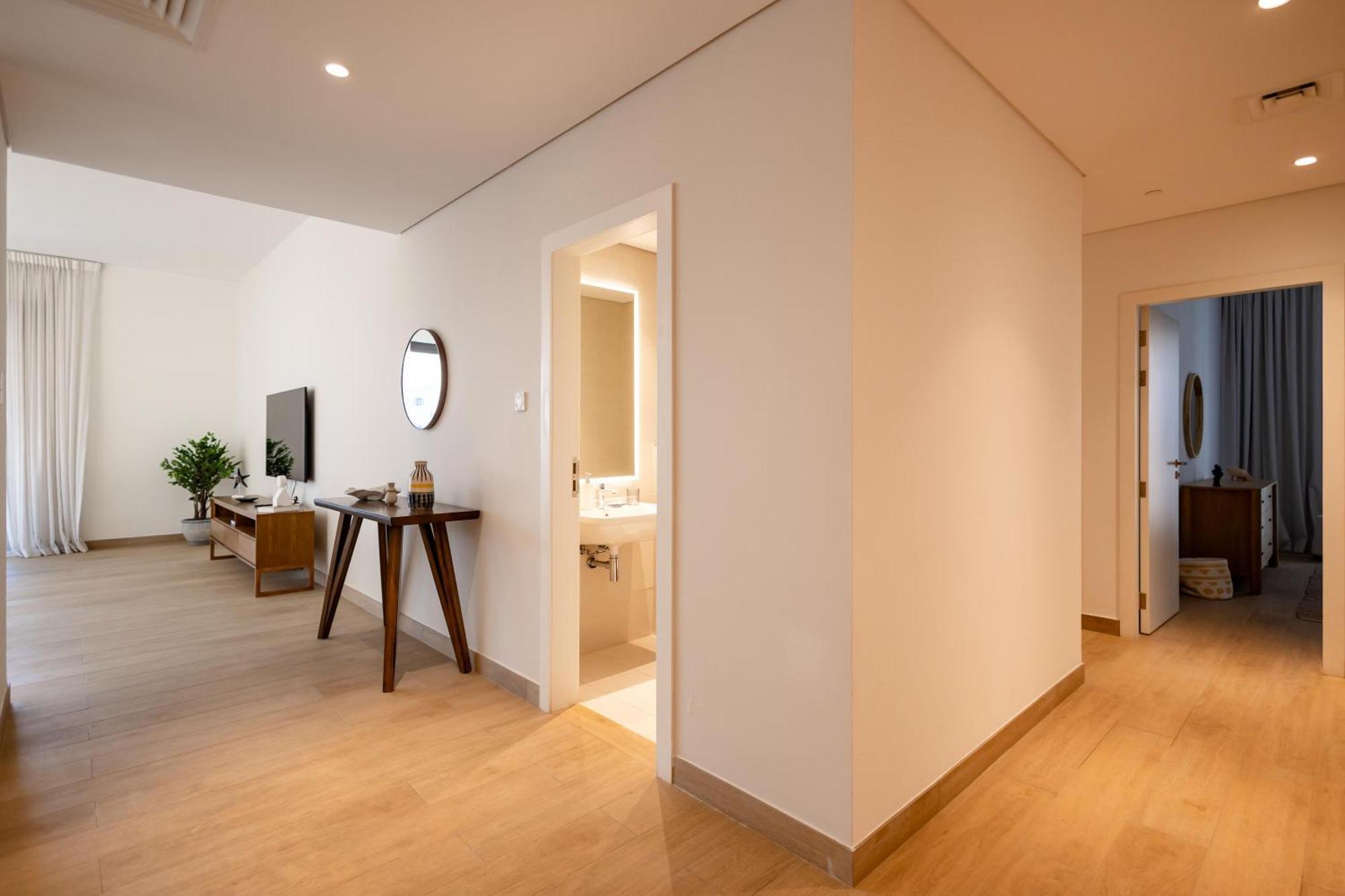 Higuests Experience Coastal Elegance At La Rive 2 In La Apartment Dubai