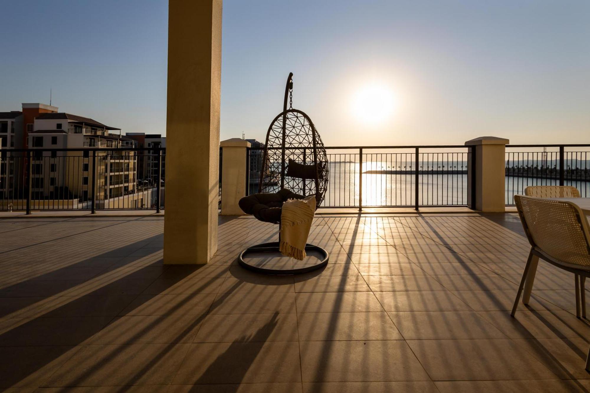Higuests Experience Coastal Elegance At La Rive 2 In La Dubai