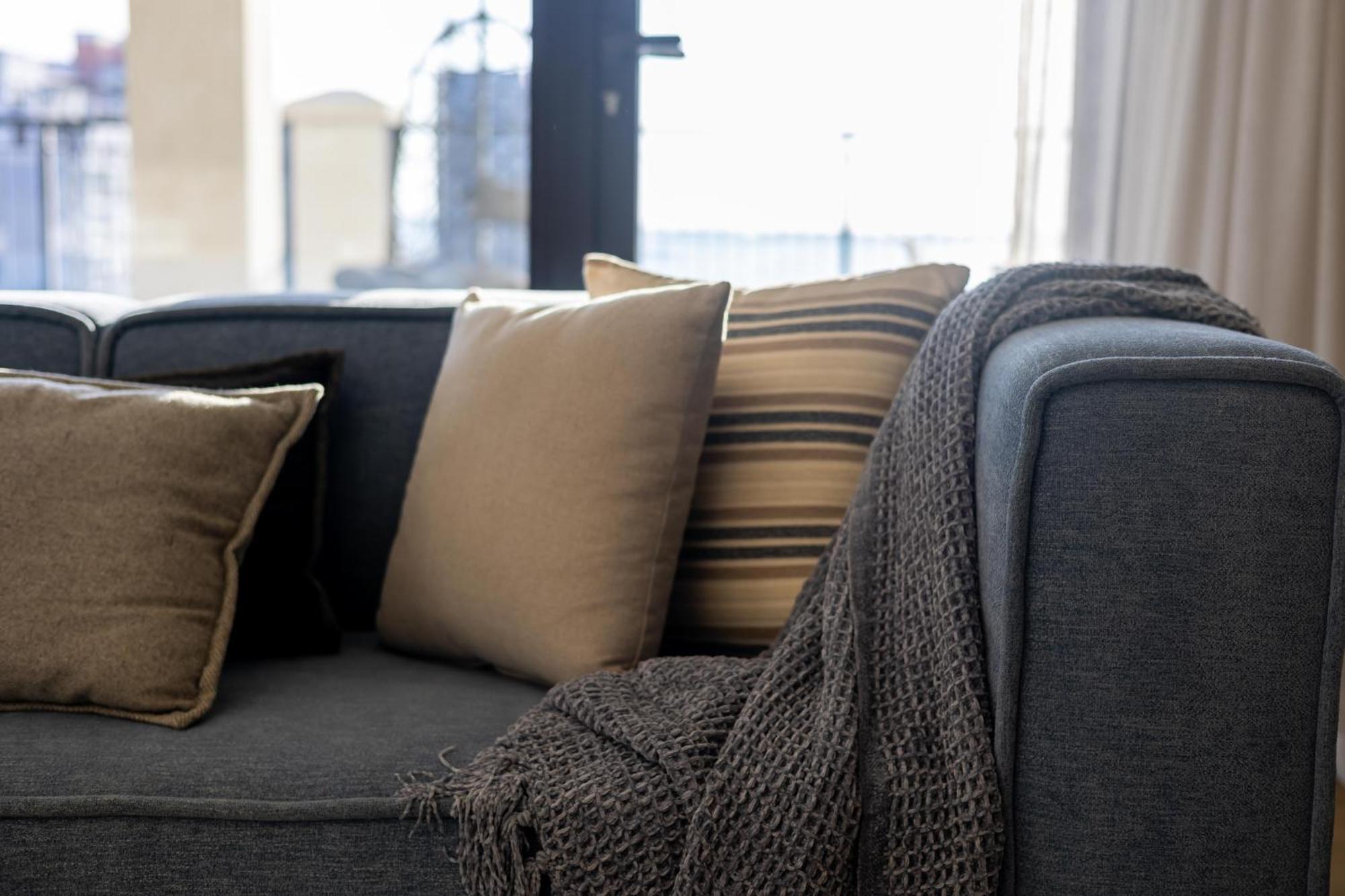 Higuests Experience Coastal Elegance At La Rive 2 In La Apartment *