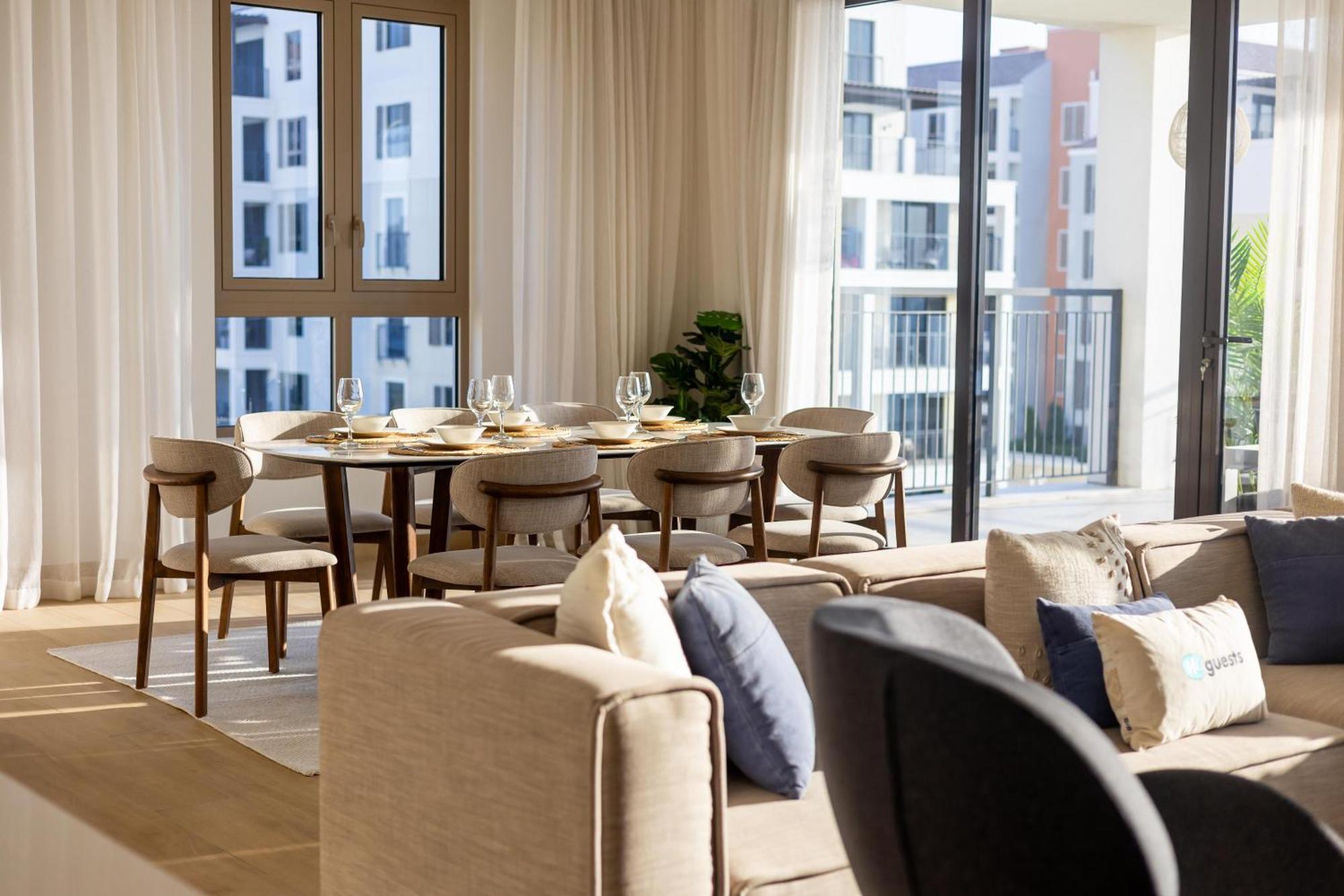 Apartment Higuests Experience Coastal Elegance At La Rive 2 In La Dubai