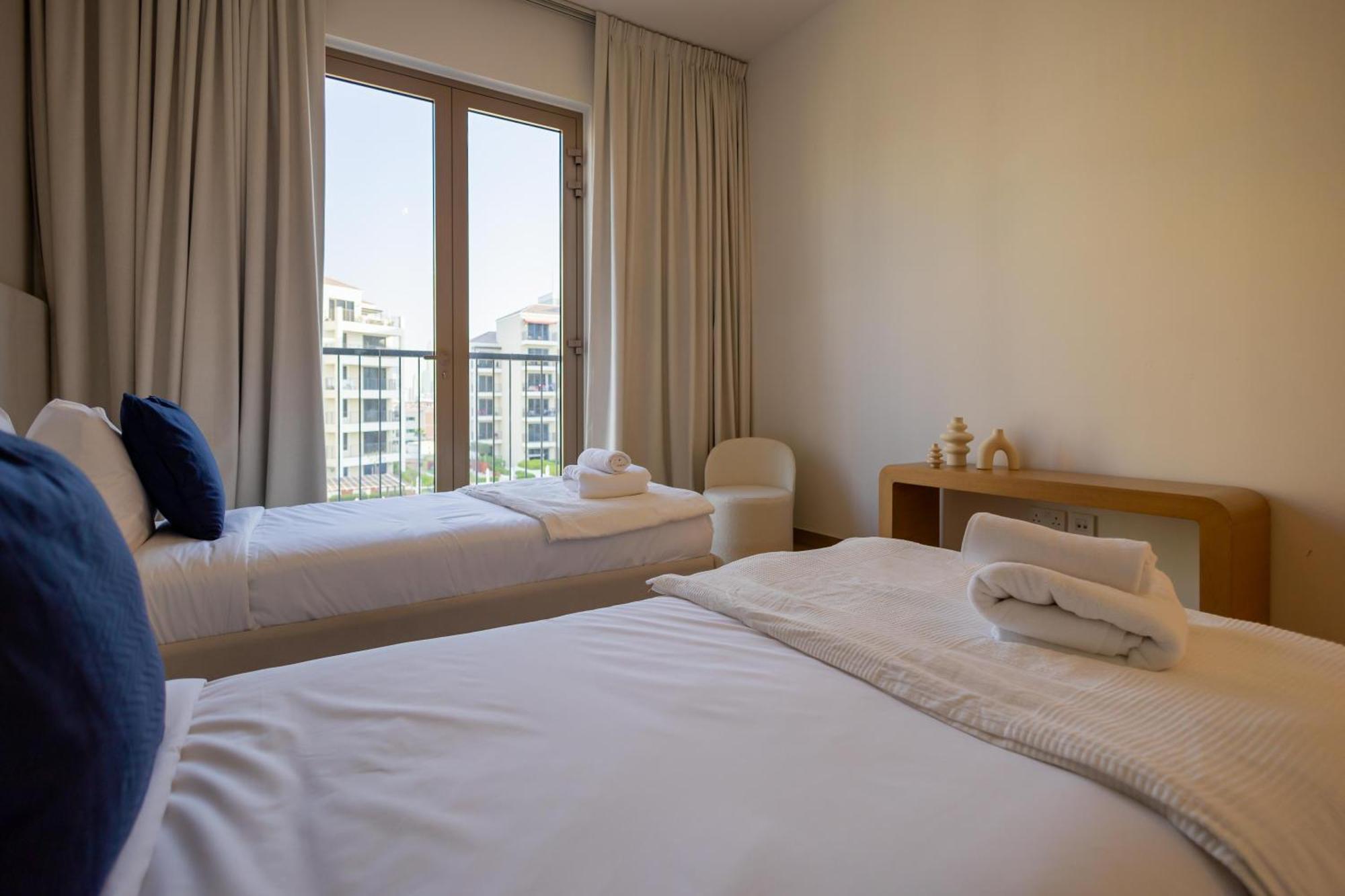 Higuests Experience Coastal Elegance At La Rive 2 In La Dubai
