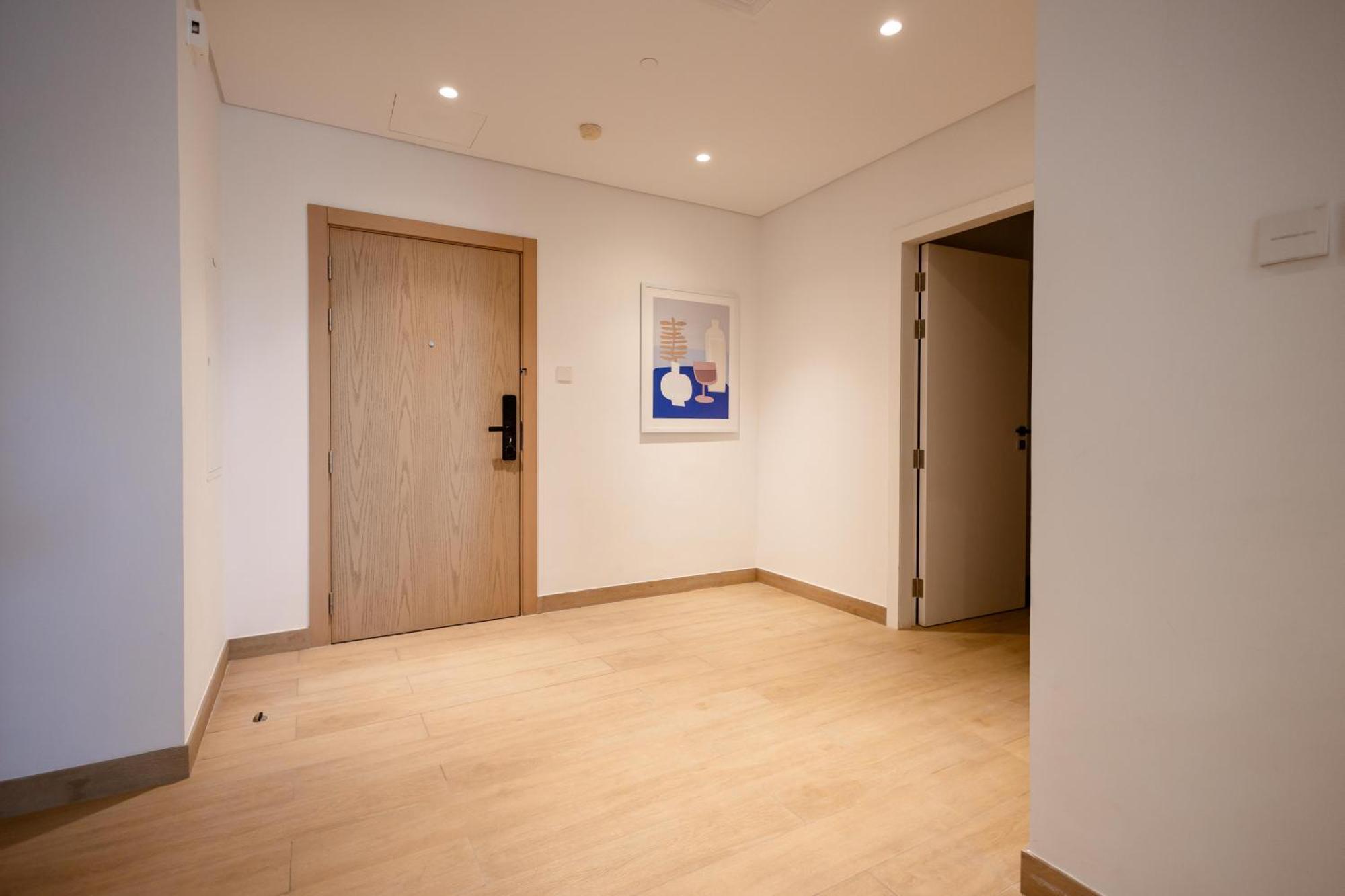 Apartment Higuests Experience Coastal Elegance At La Rive 2 In La Dubai