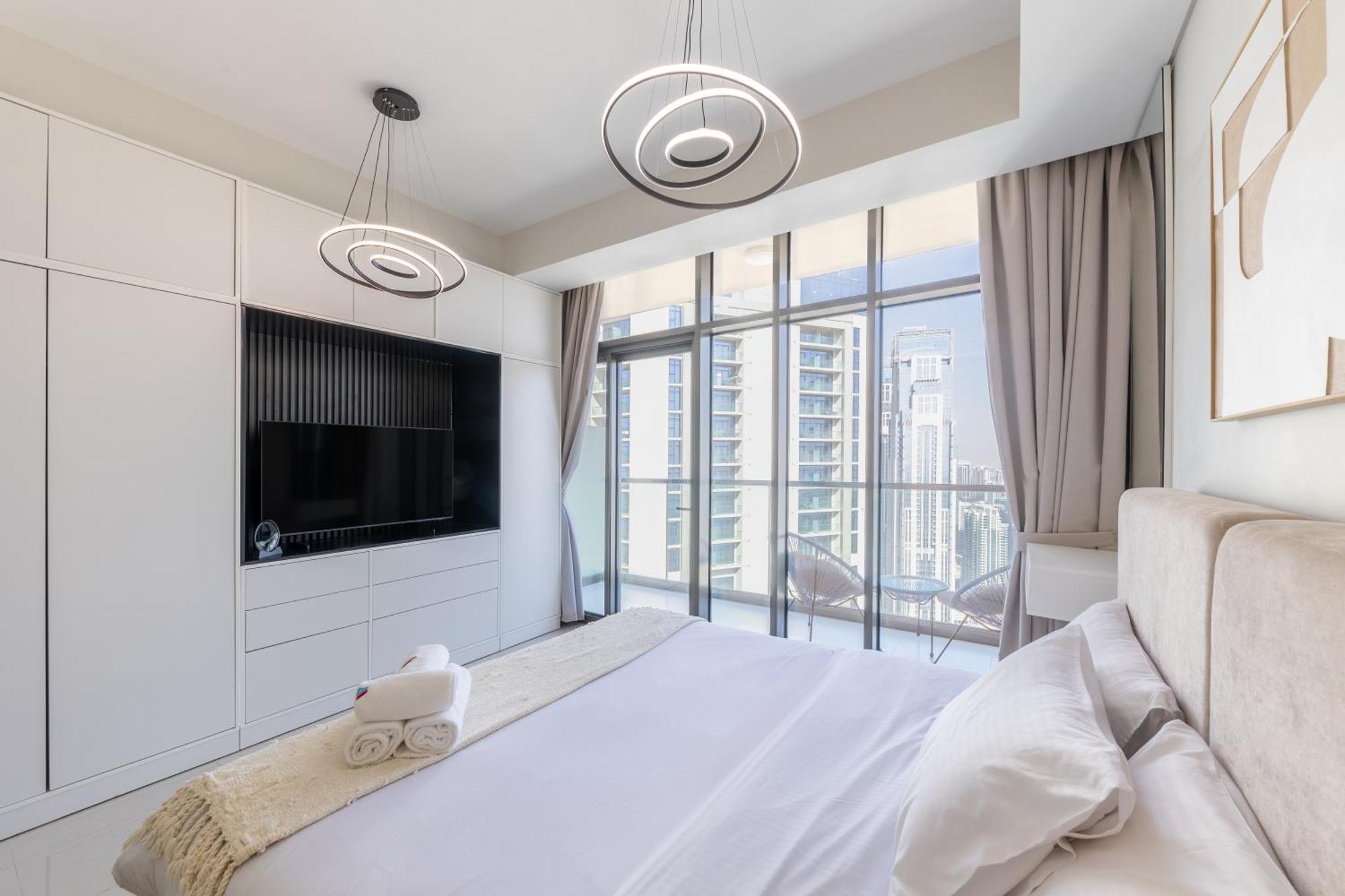 Stylish On 58th Floor With Stunning Views In