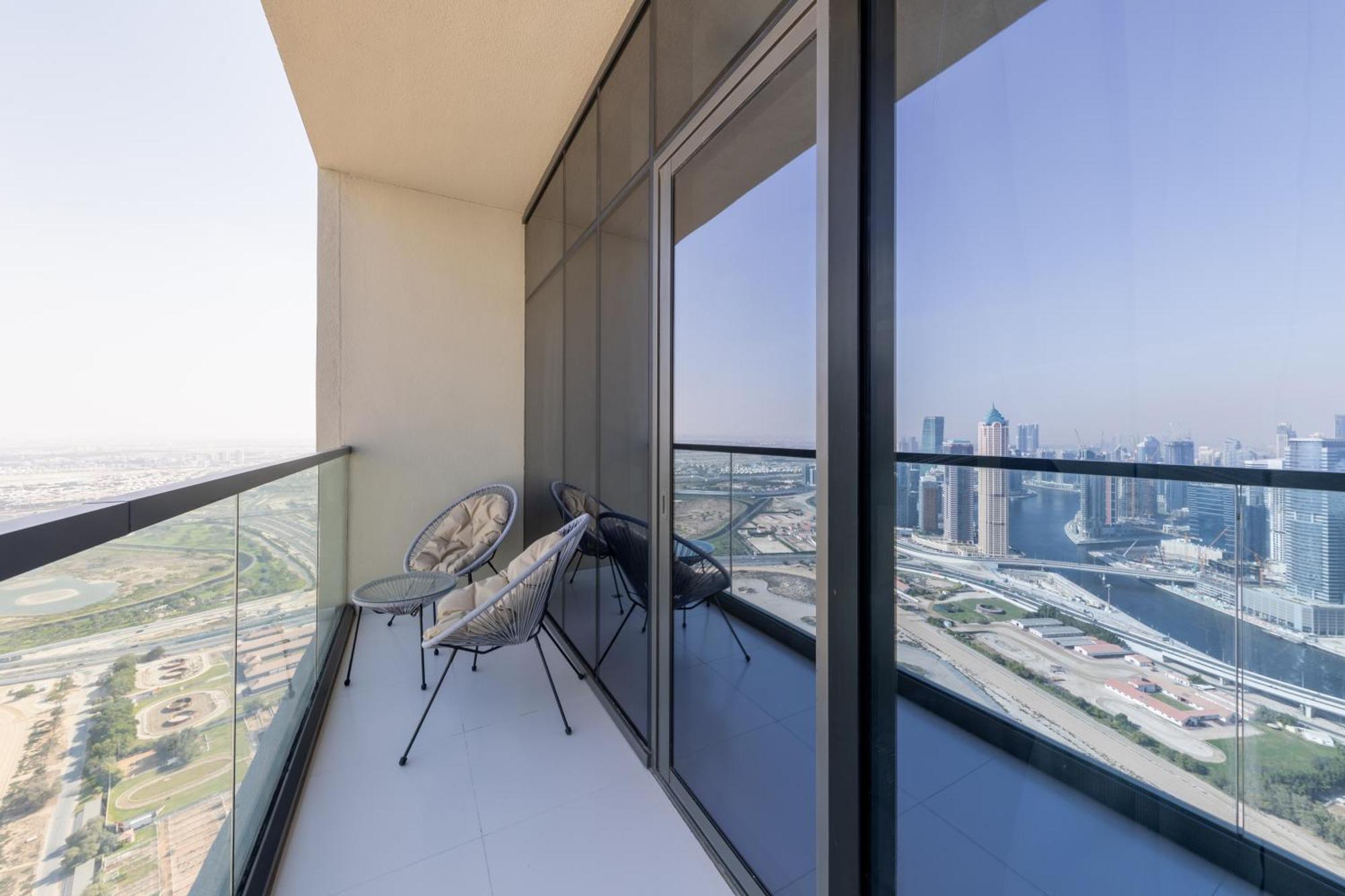 Stylish On 58th Floor With Stunning Views In *