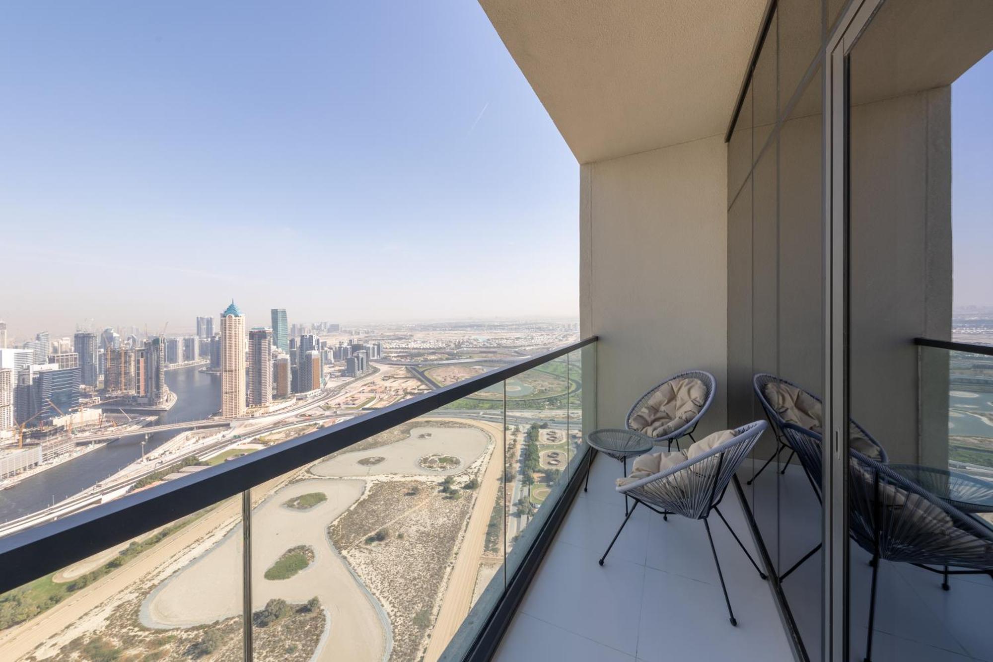 Stylish On 58th Floor With Stunning Views In * Dubai