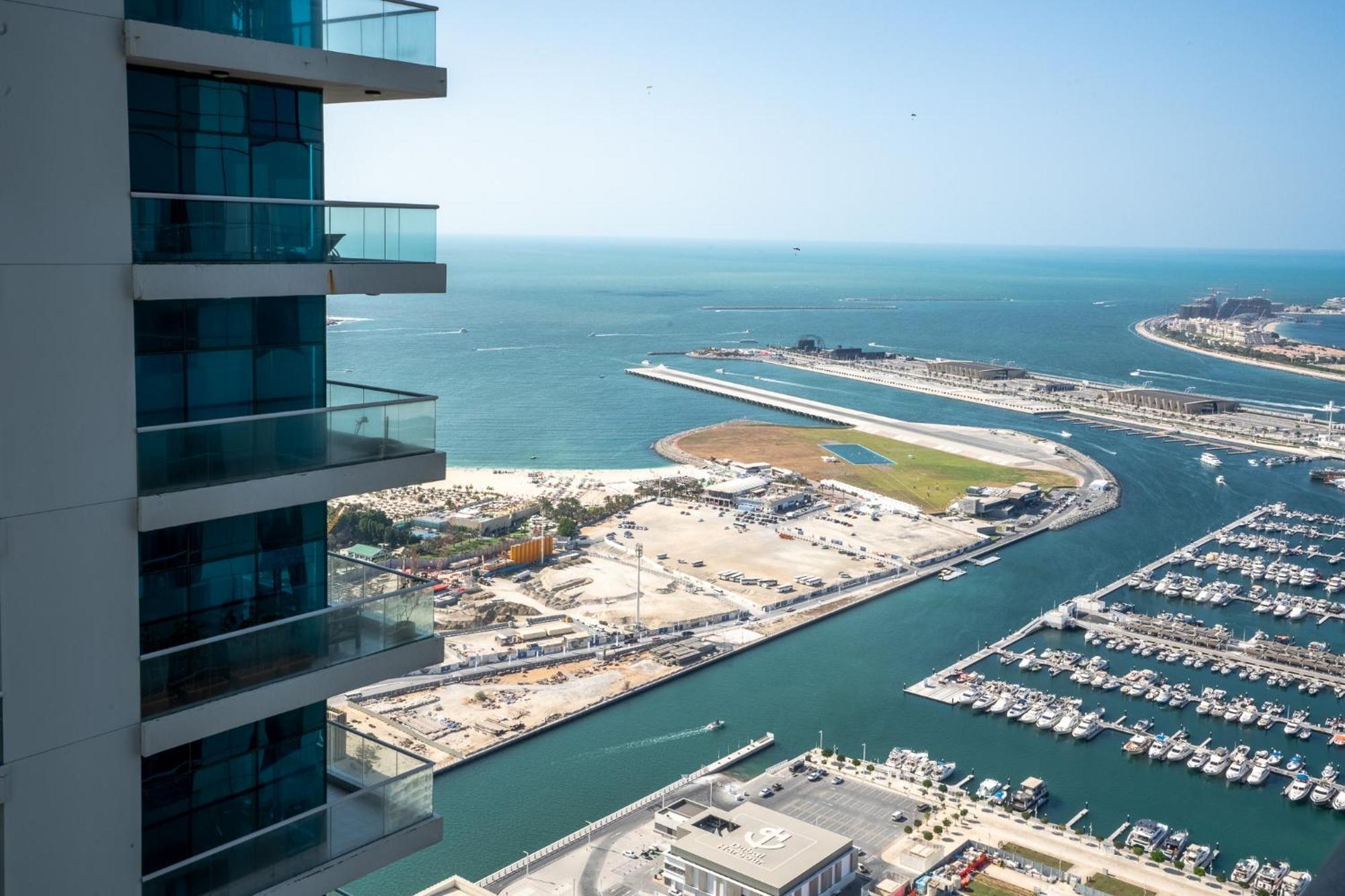 Apartment Exquisite 2-bedroom With Sea View