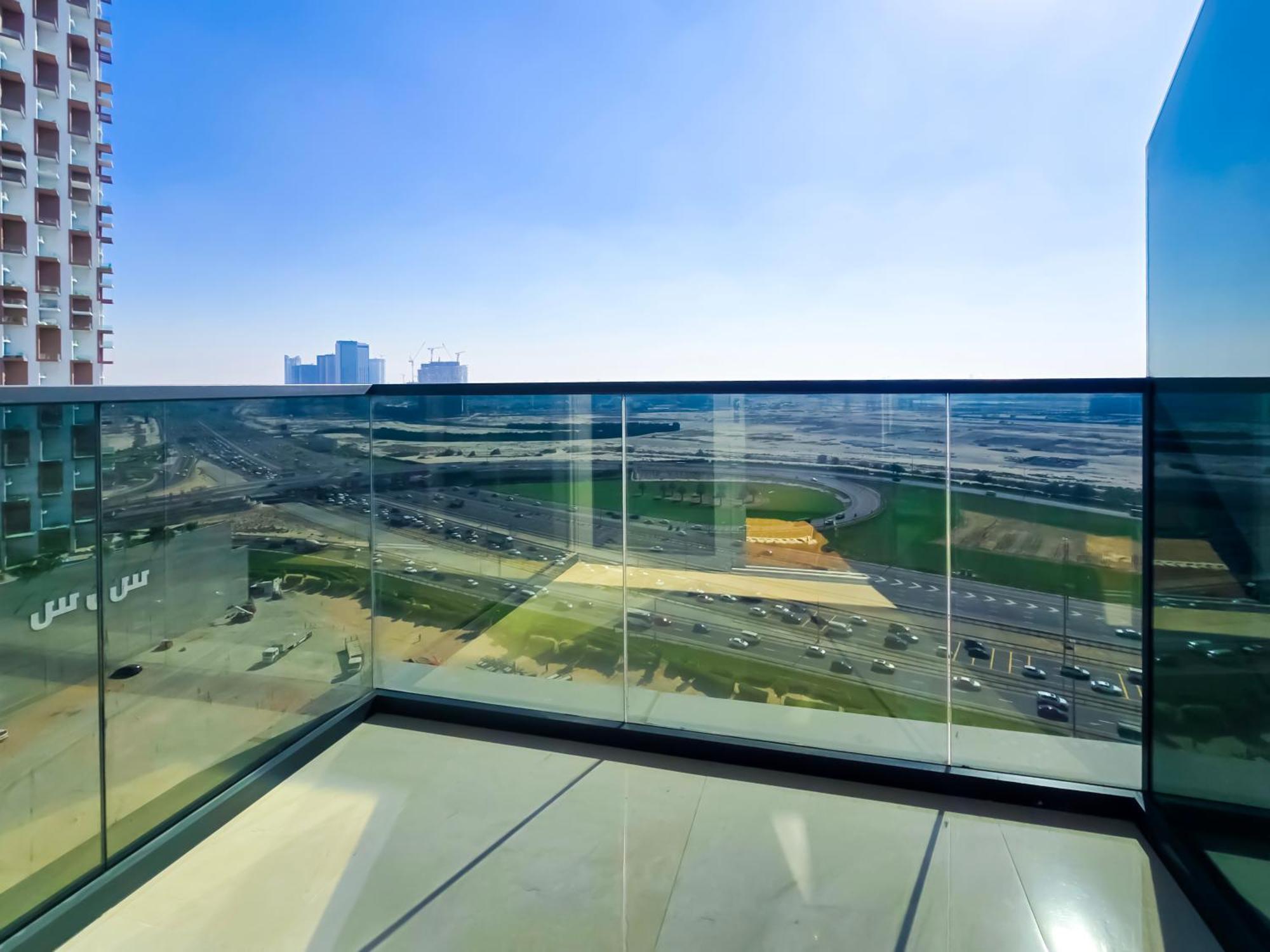 Luxurious 2-bedroom Business Bay Apartment *