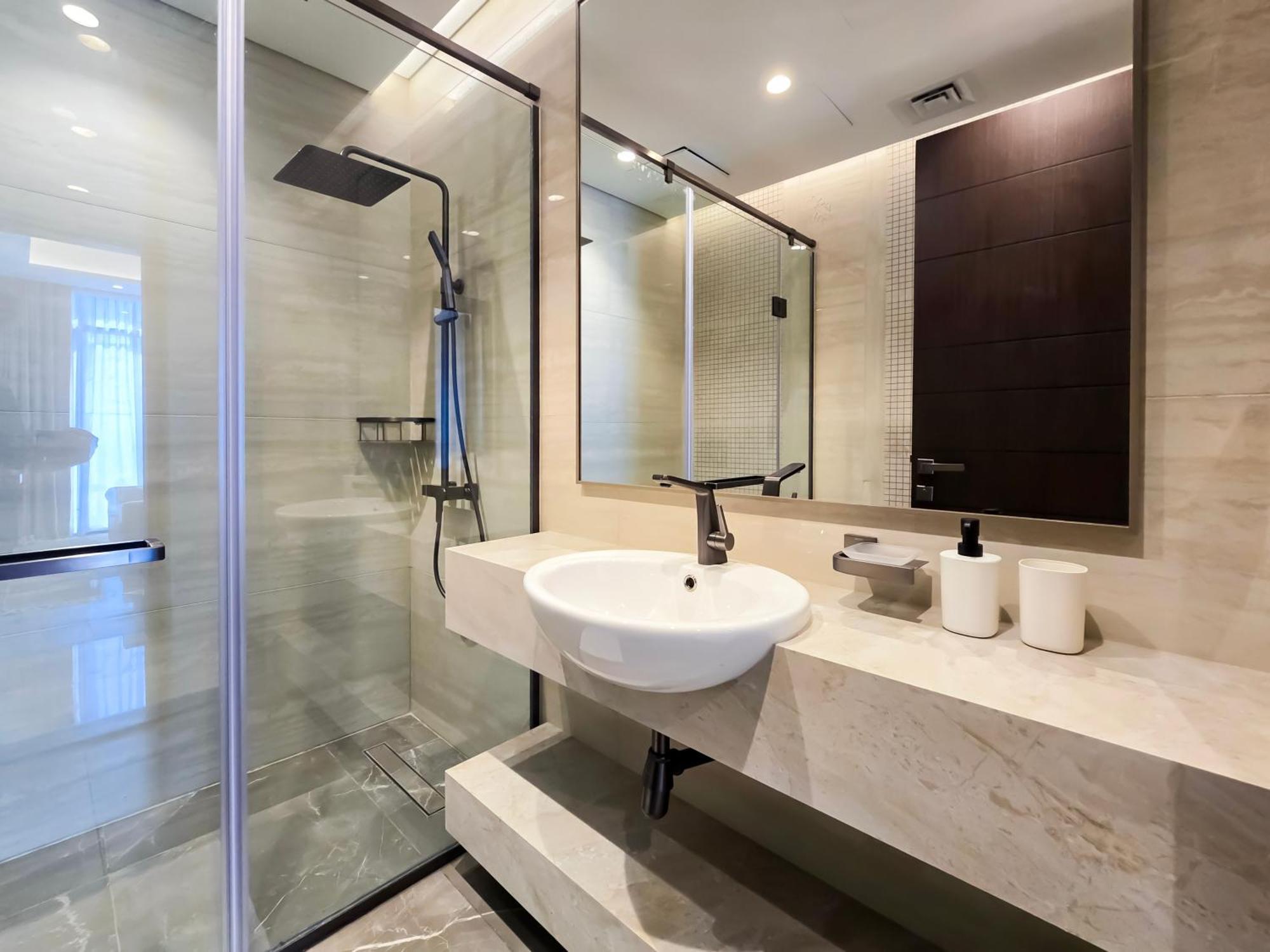 Luxurious 2-bedroom Business Bay Apartment *