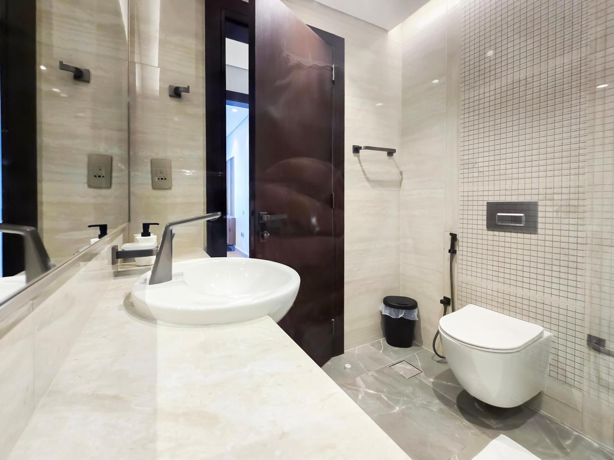 Apartment Luxurious 2-bedroom Business Bay