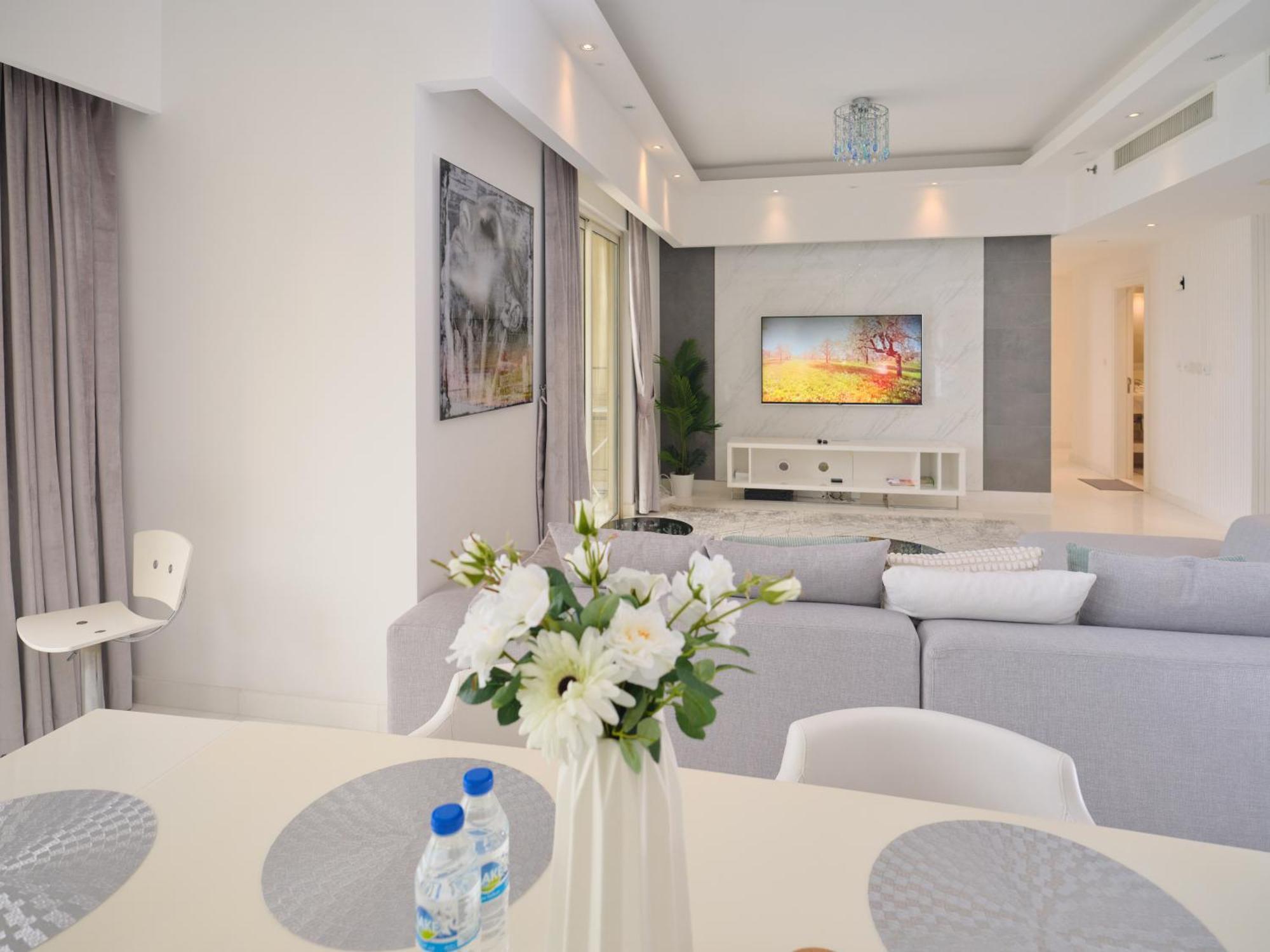 Jbr Beachfront Luxe Sea Facing