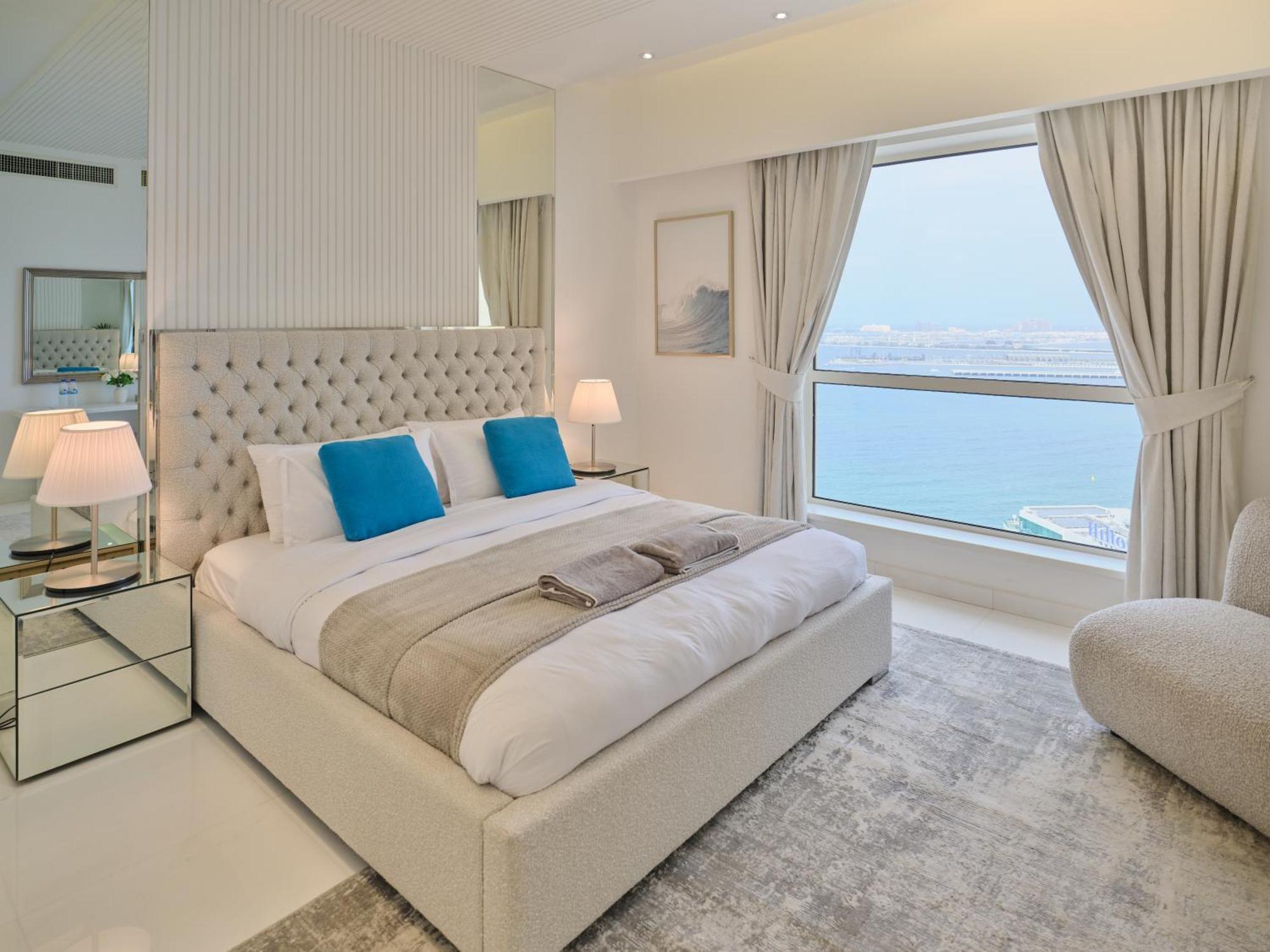 Jbr Beachfront Luxe Sea Facing Apartment Dubai