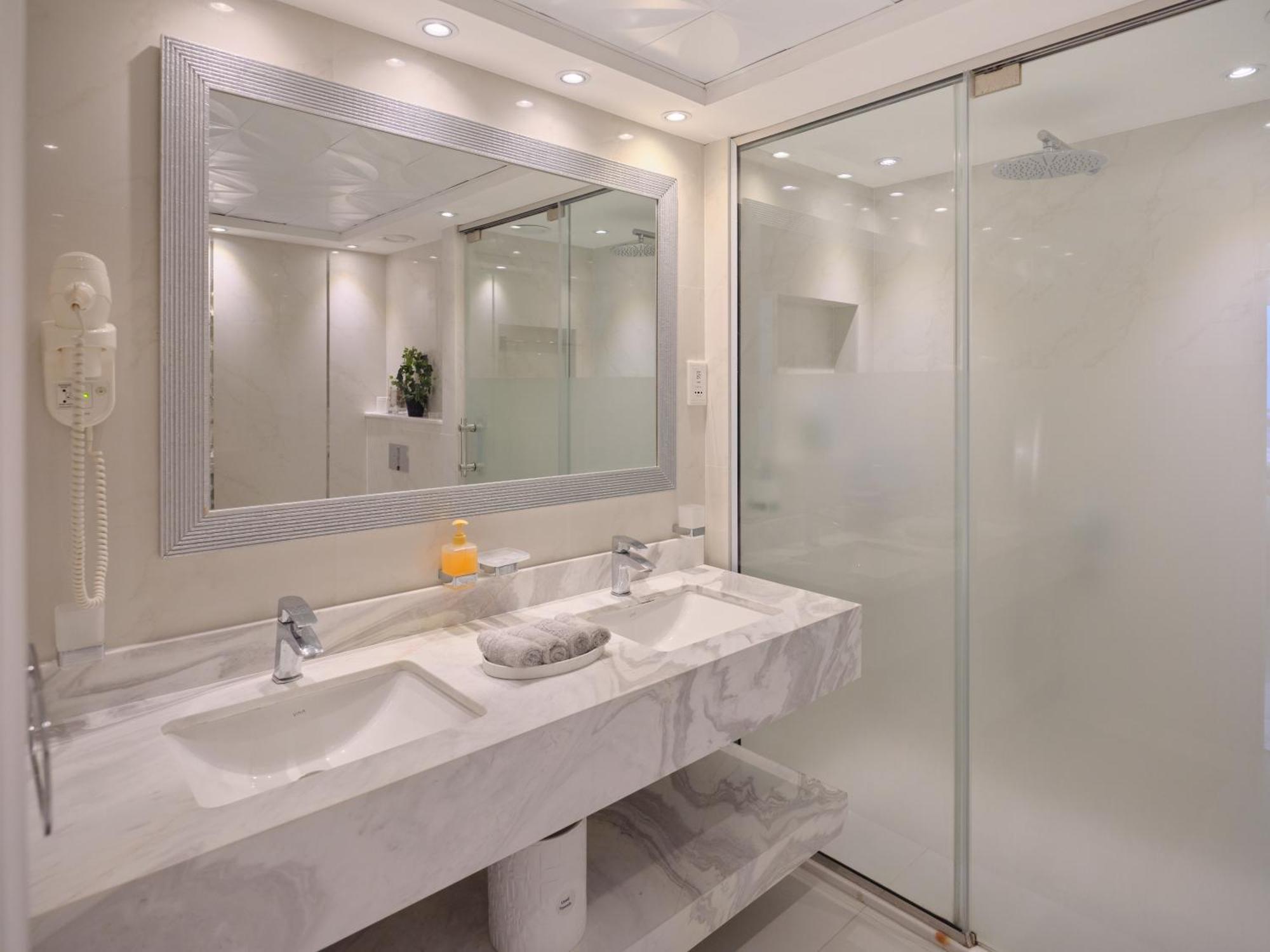 Apartment Jbr Beachfront Luxe Sea Facing