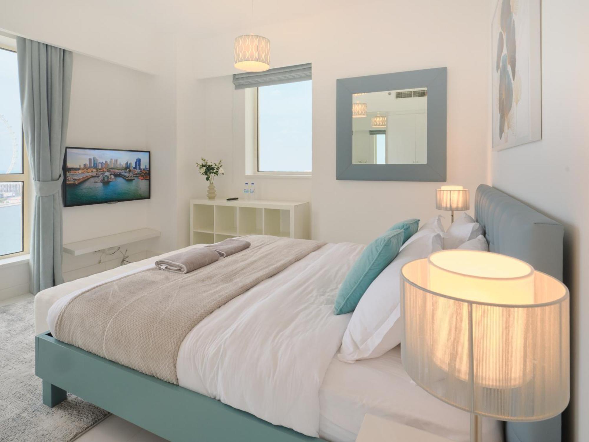 Jbr Beachfront Luxe Sea Facing Apartment Dubai