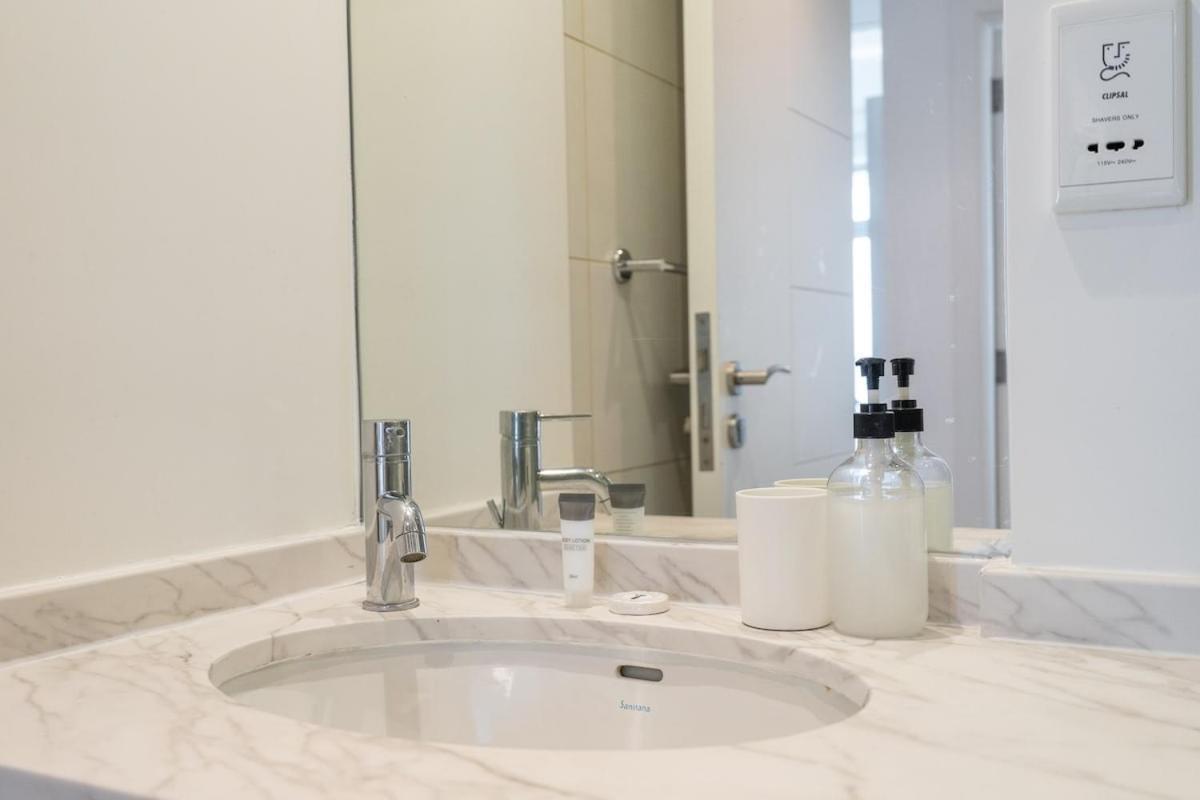 Elegant 2-bedroom With Balcony At Burj Views In Downtown * Dubai