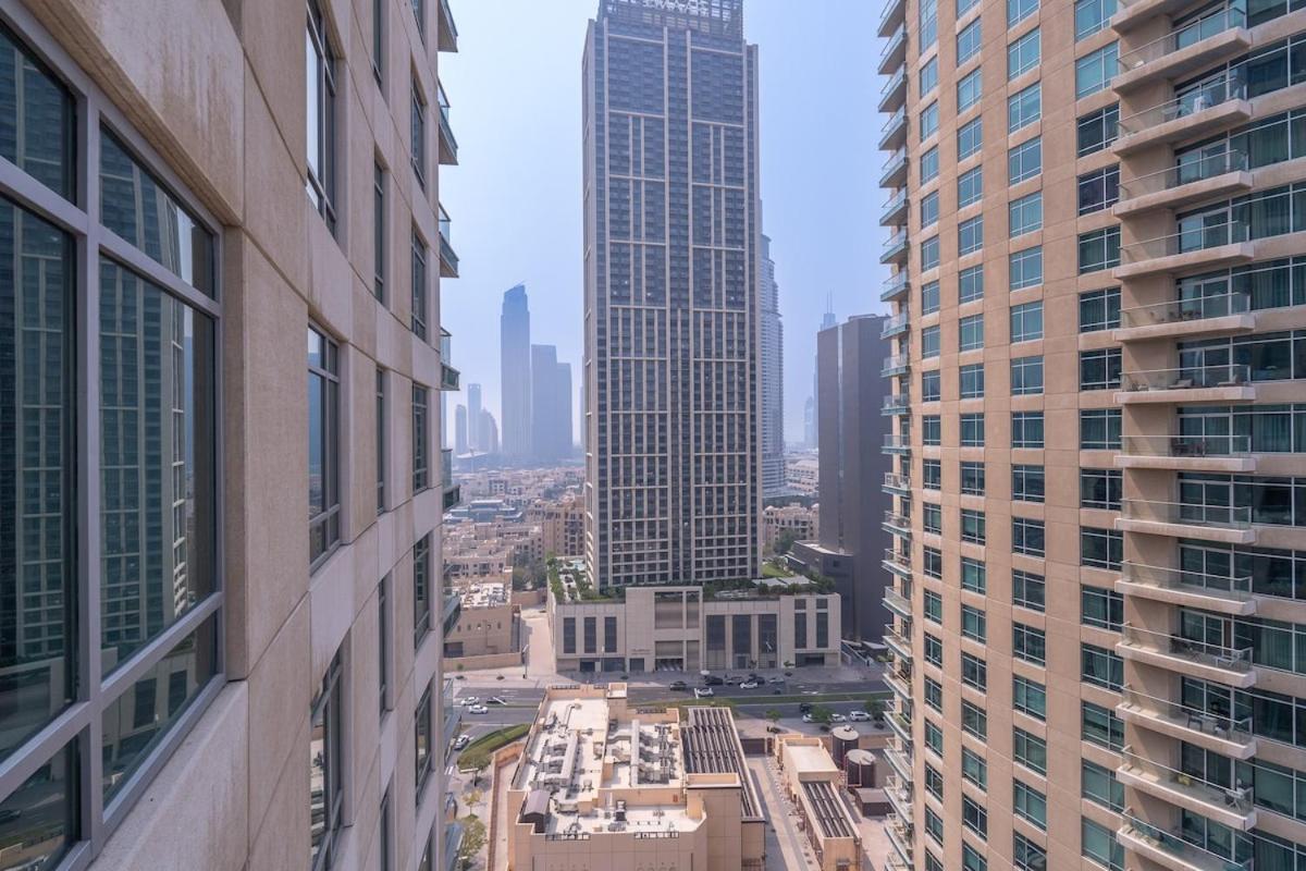 Elegant 2-bedroom With Balcony At Burj Views In Downtown Dubai