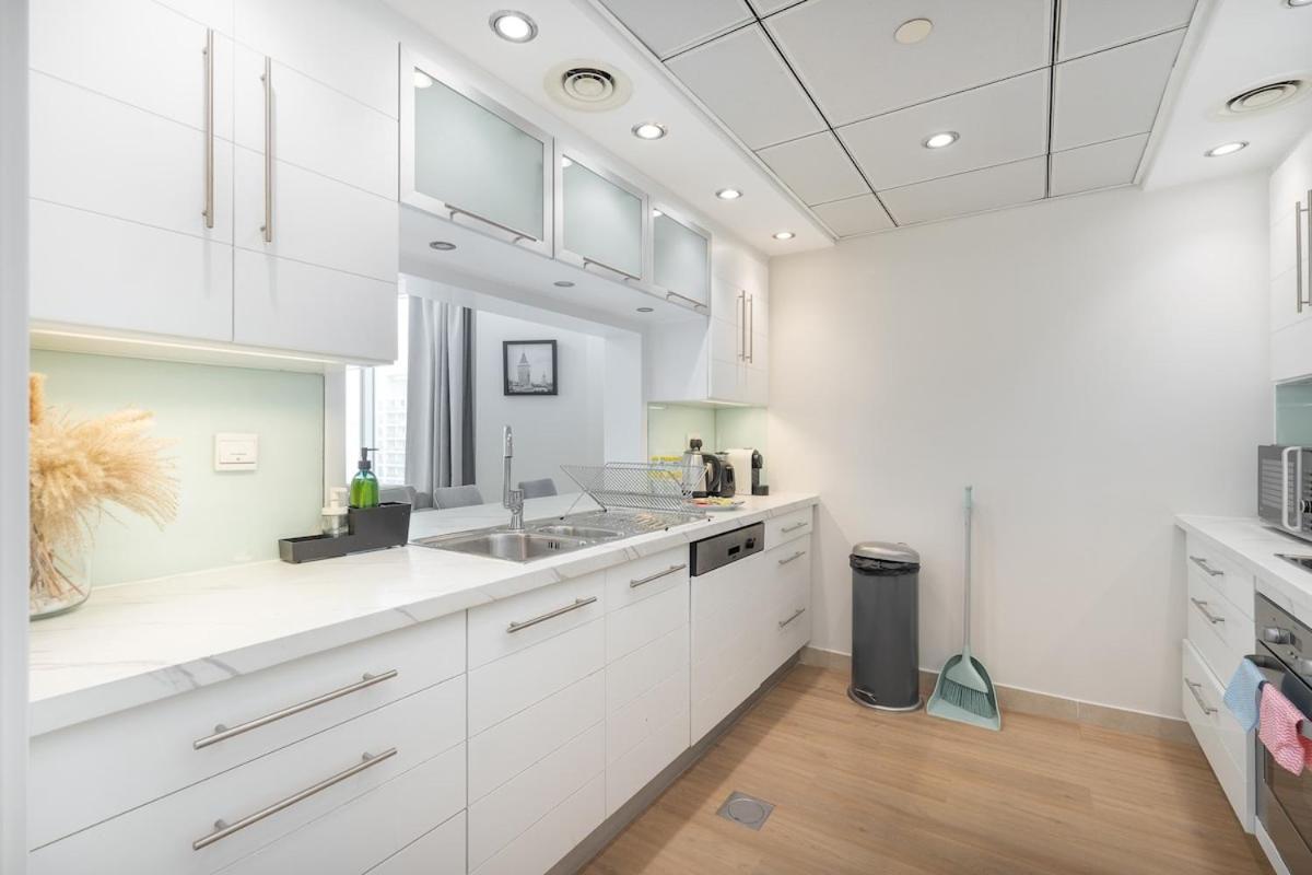 Elegant 2-bedroom With Balcony At Burj Views In Downtown Dubai