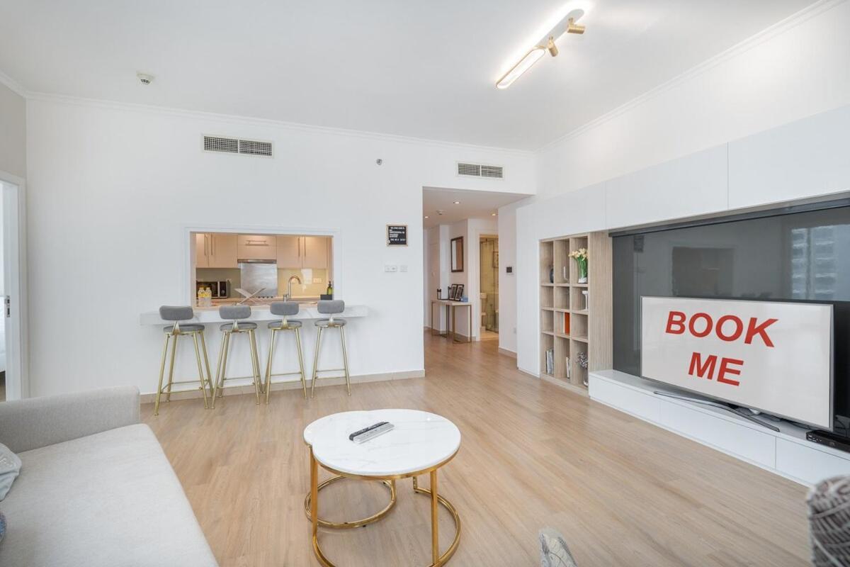 Elegant 2-bedroom With Balcony At Burj Views In Downtown