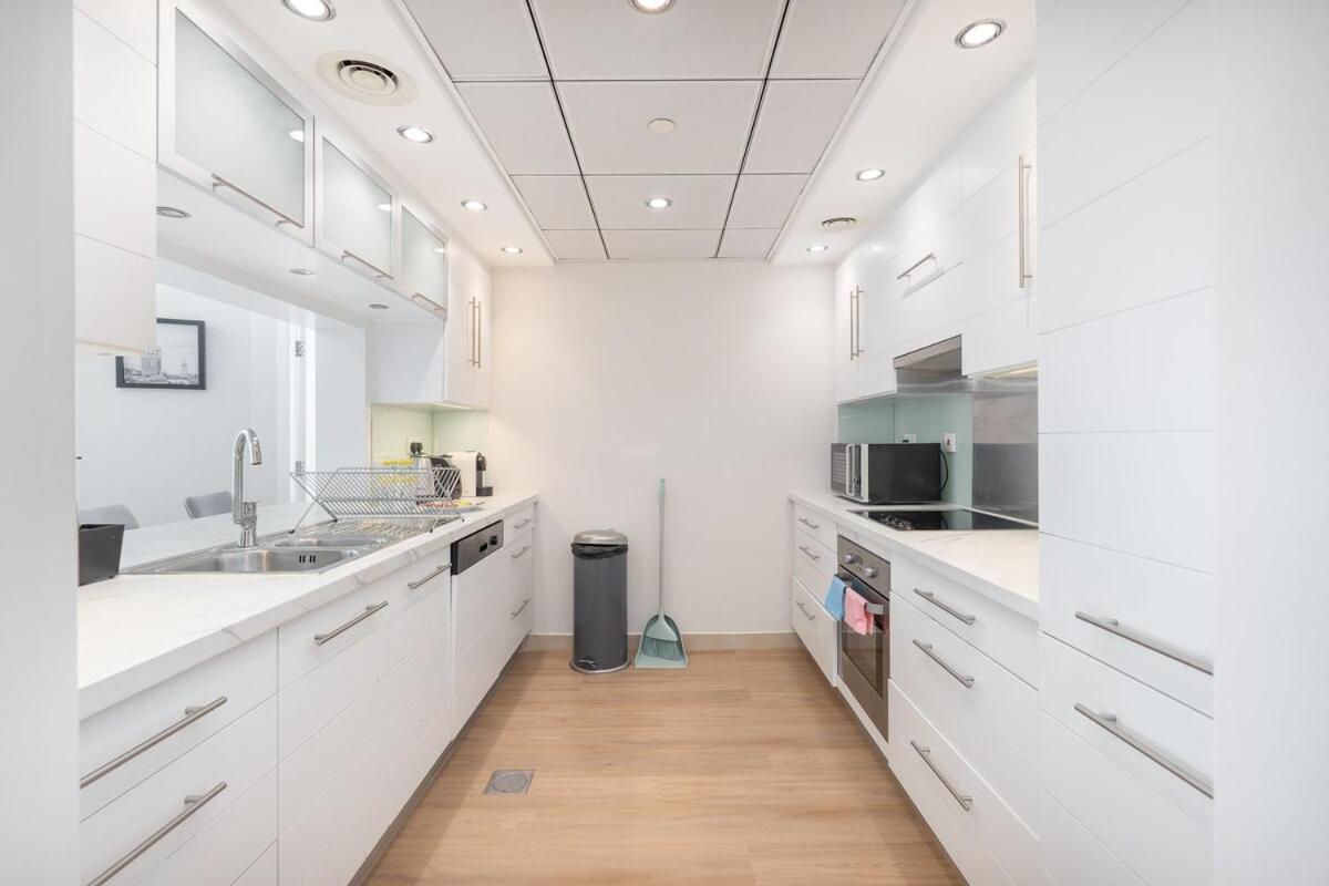 Apartment Elegant 2-bedroom With Balcony At Burj Views In Downtown