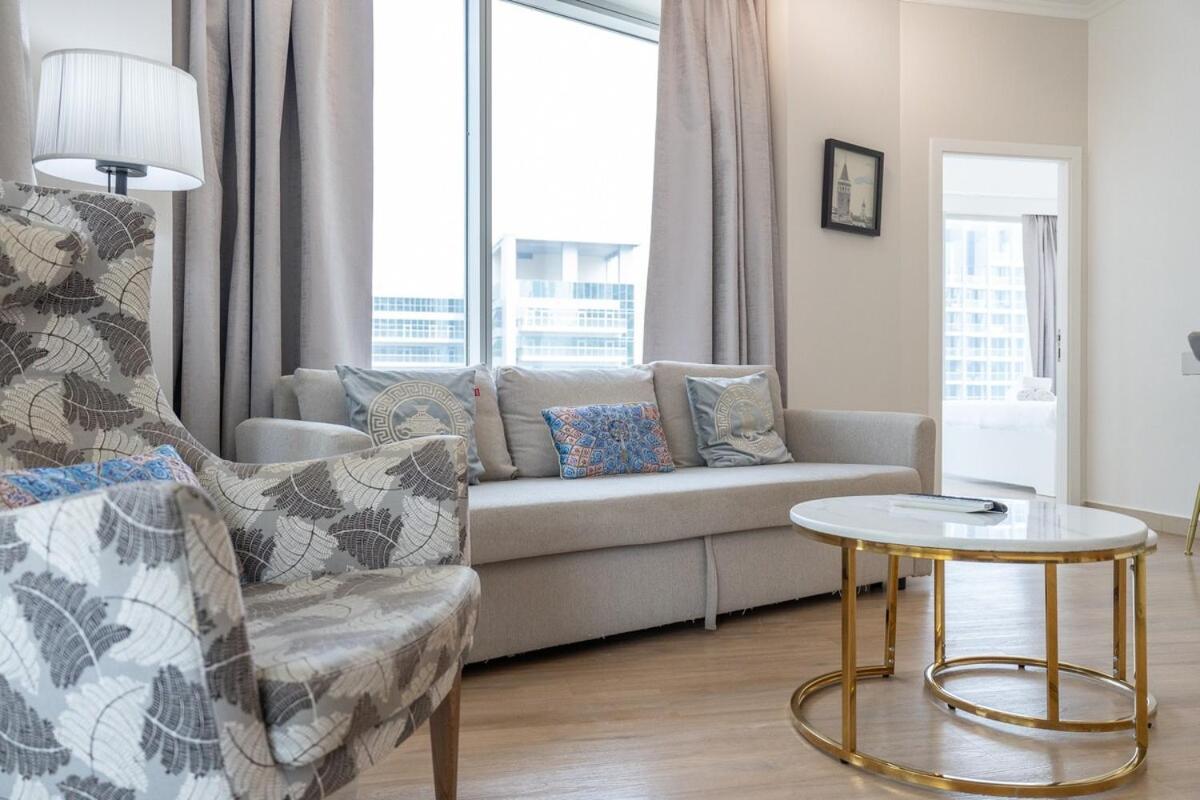 Apartment Elegant 2-bedroom With Balcony At Burj Views In Downtown