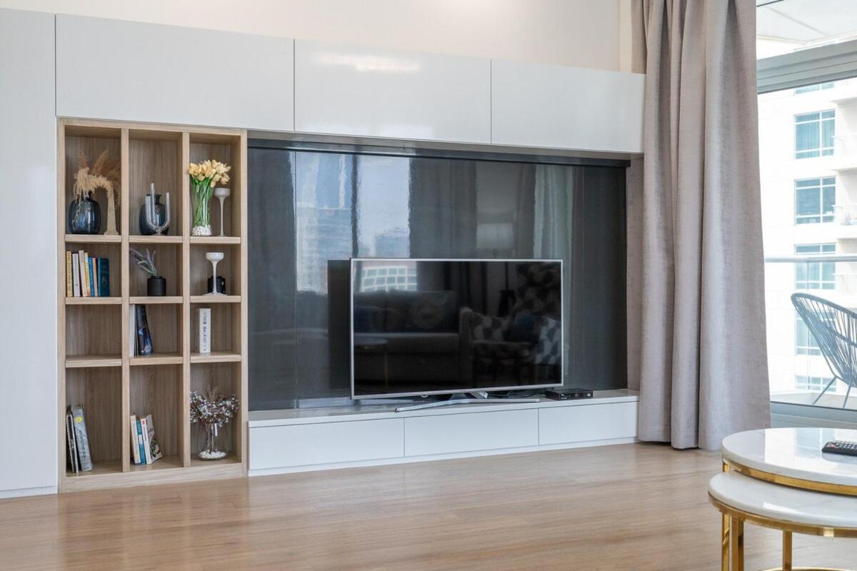 Apartment Elegant 2-bedroom With Balcony At Burj Views In Downtown *