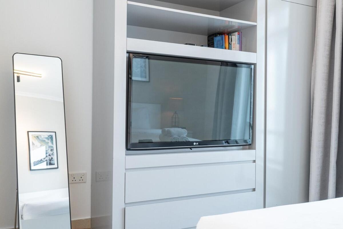Elegant 2-bedroom With Balcony At Burj Views In Downtown Apartment