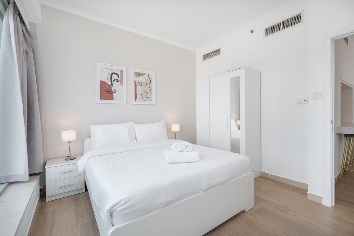 Apartment Elegant 2-bedroom With Balcony At Burj Views In Downtown Dubai