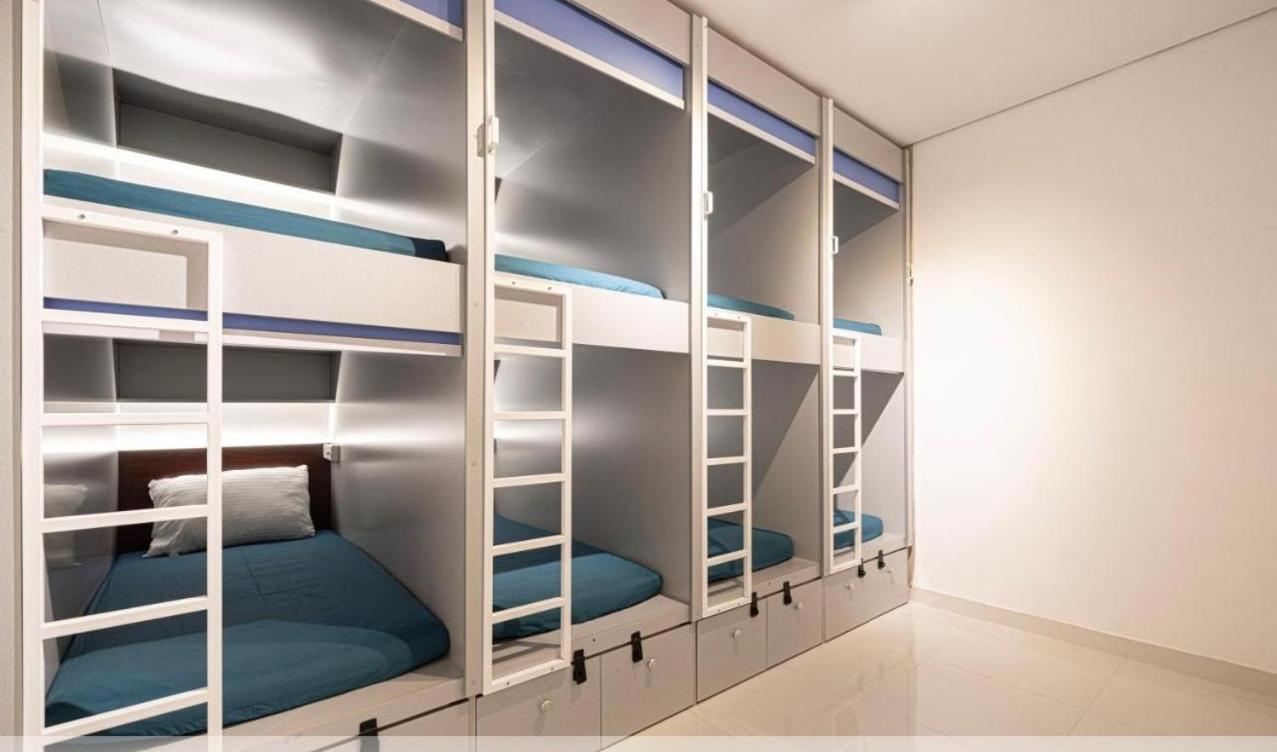 Premium Capsules In Marina Capsule hotel *