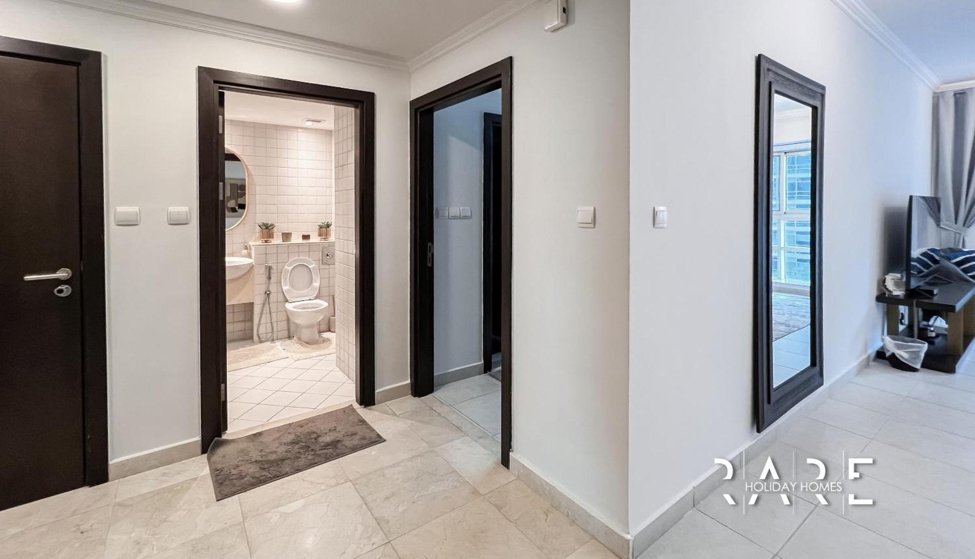 Apartment Rare Homes - Marina Quays West Tower - Near Marina Mall - R1003 - Marina