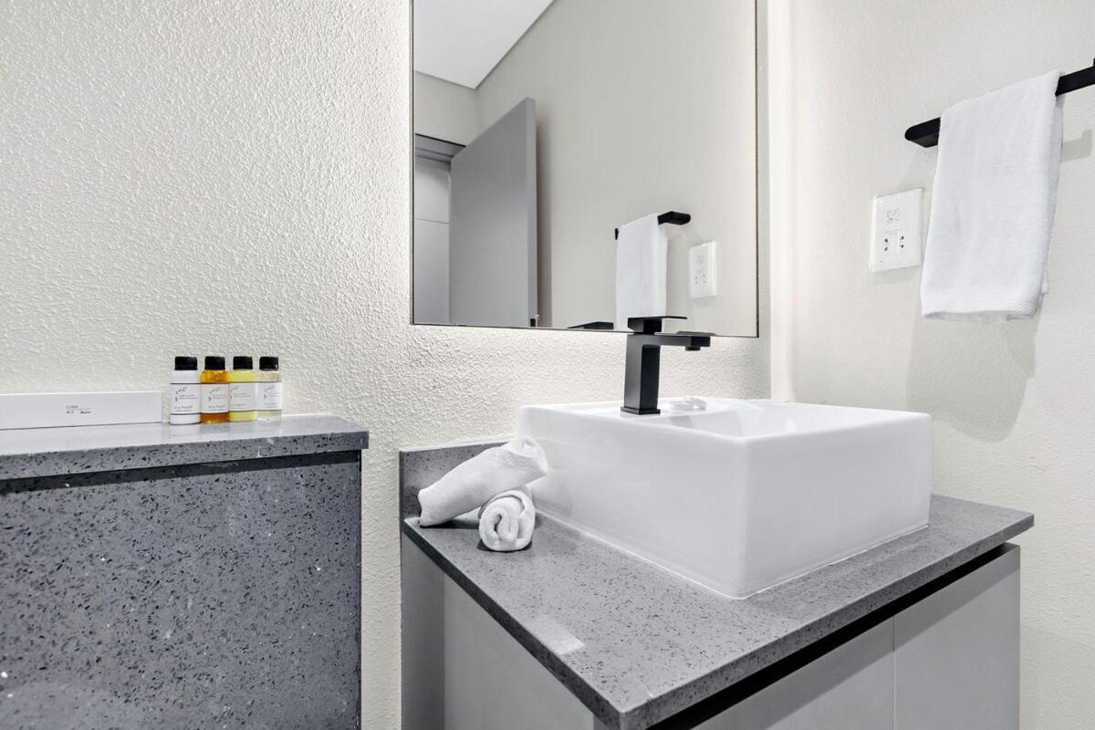 First Class 1br Luxury Hideaway * Dubai