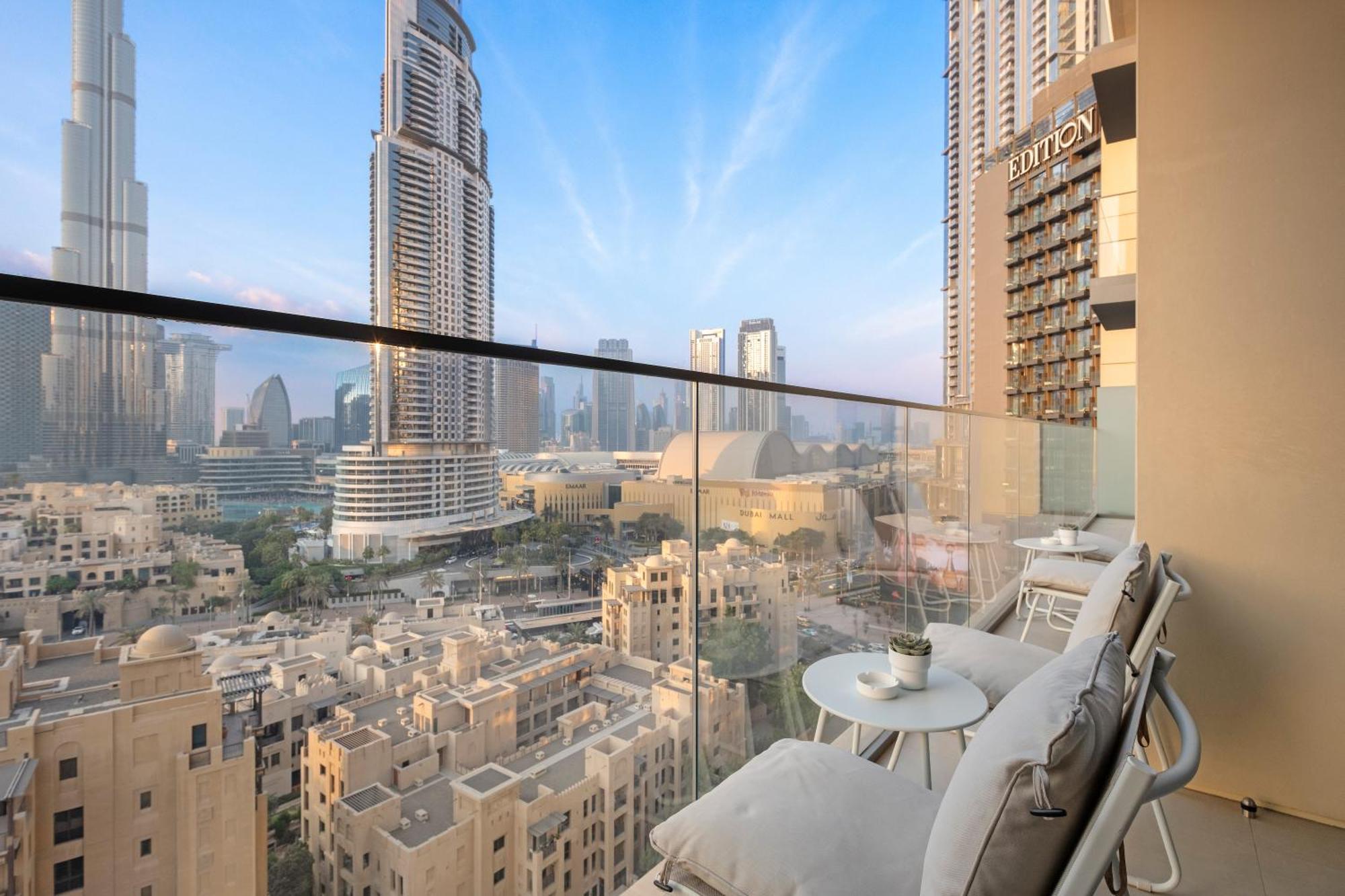 Luxe 2br With Stunning Burj Khalifa Views *