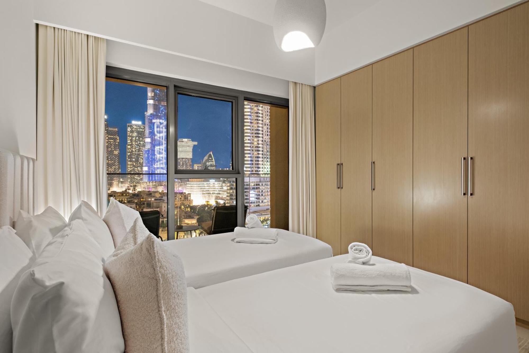 Luxe 2br With Stunning Burj Khalifa Views * Dubai