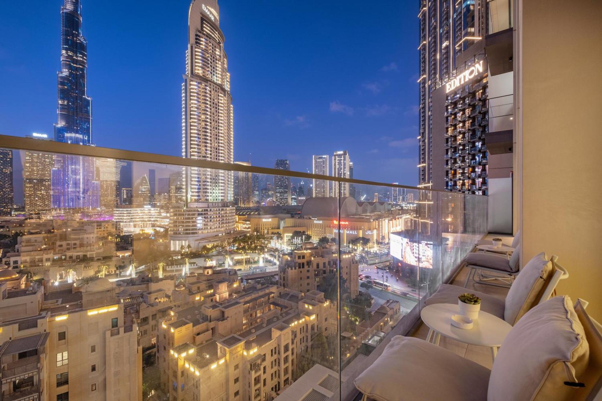 Luxe 2br With Stunning Burj Khalifa Views *