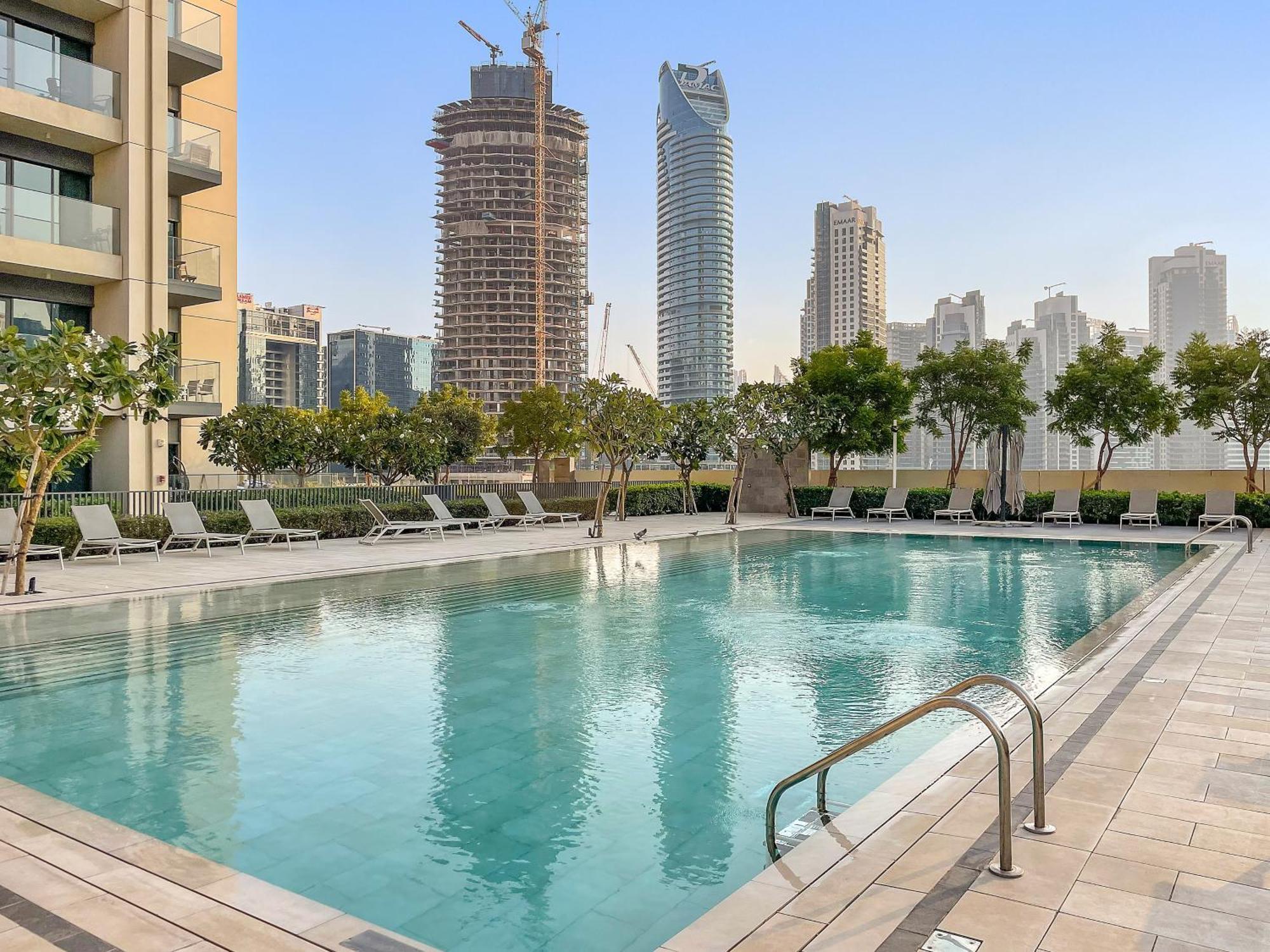 Luxe 2br With Stunning Burj Khalifa Views