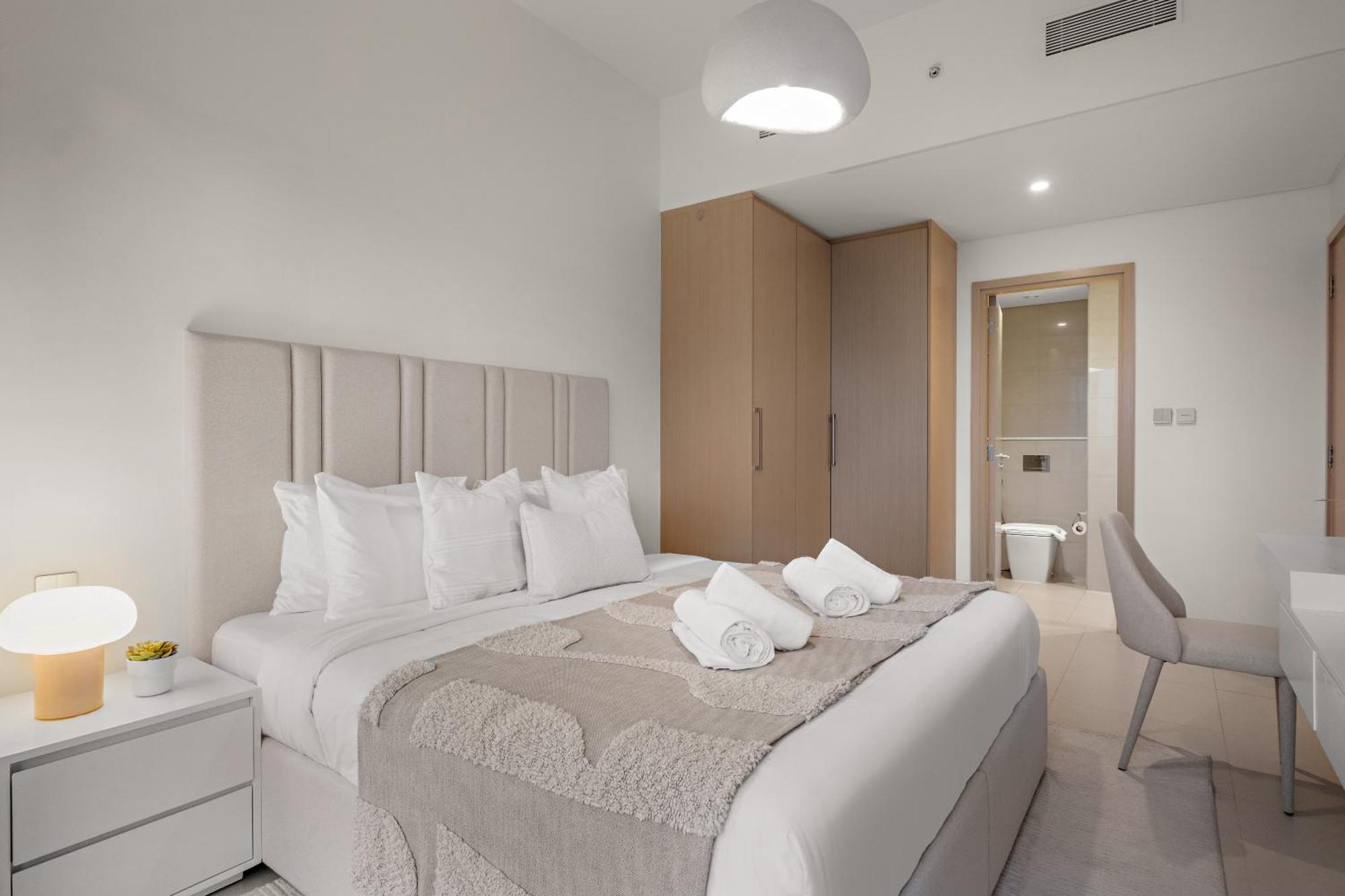 Luxe 2br With Stunning Burj Khalifa Views Apartment