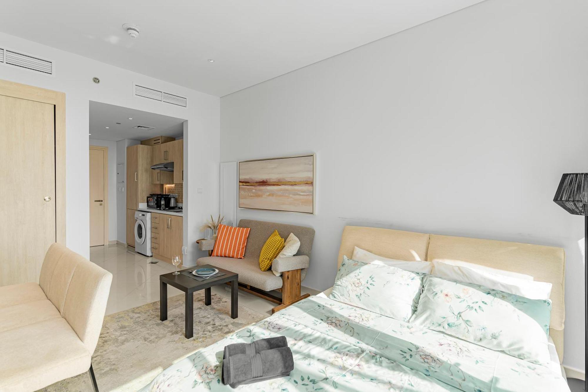 Apartment Cozy Sea & Marina View With Rooftop Pool & Private In Palm Jumeirah, Steps To Nakheel Mall Dubai