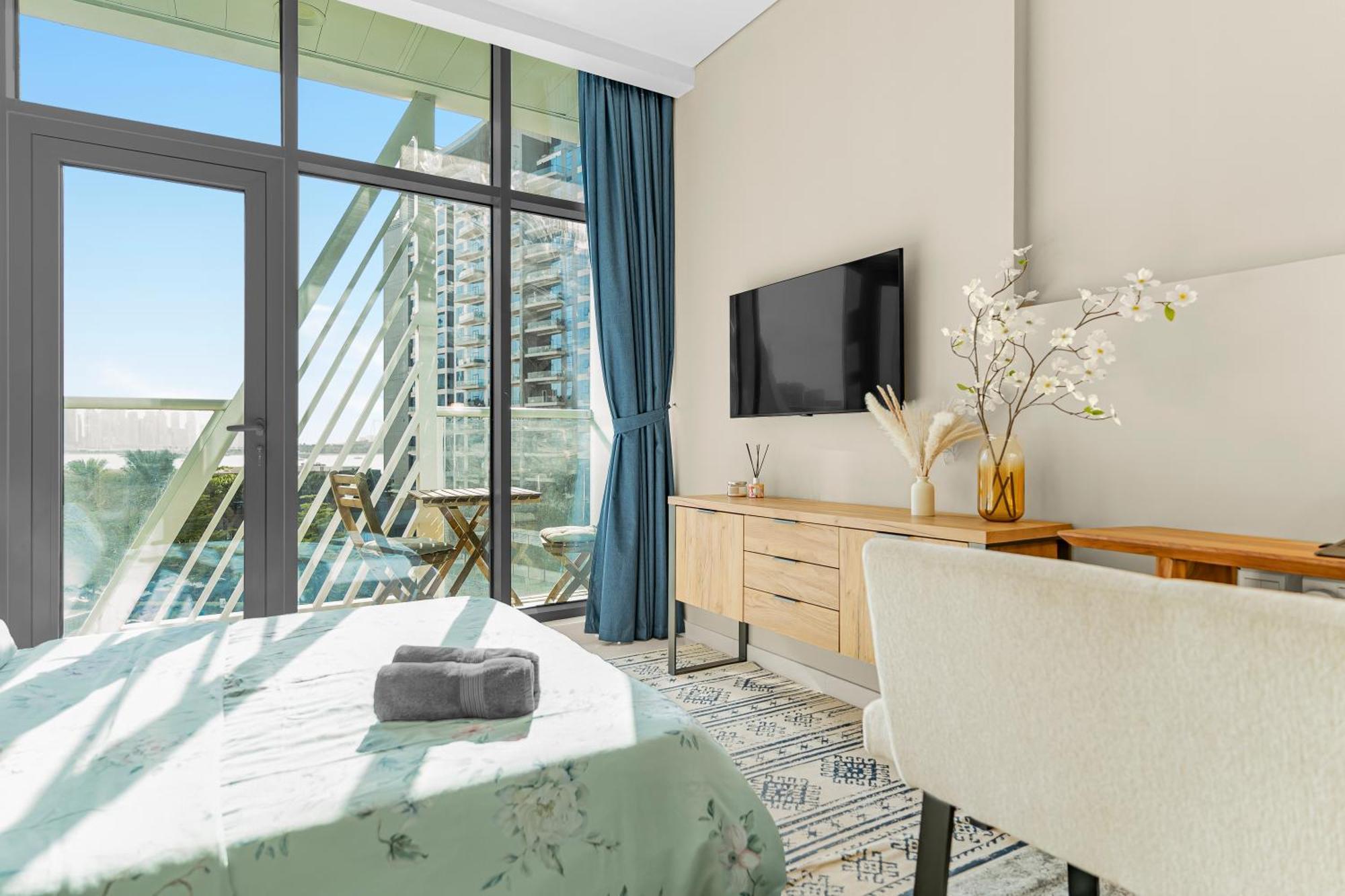 Cozy Sea & Marina View With Rooftop Pool & Private In Palm Jumeirah, Steps To Nakheel Mall Dubai