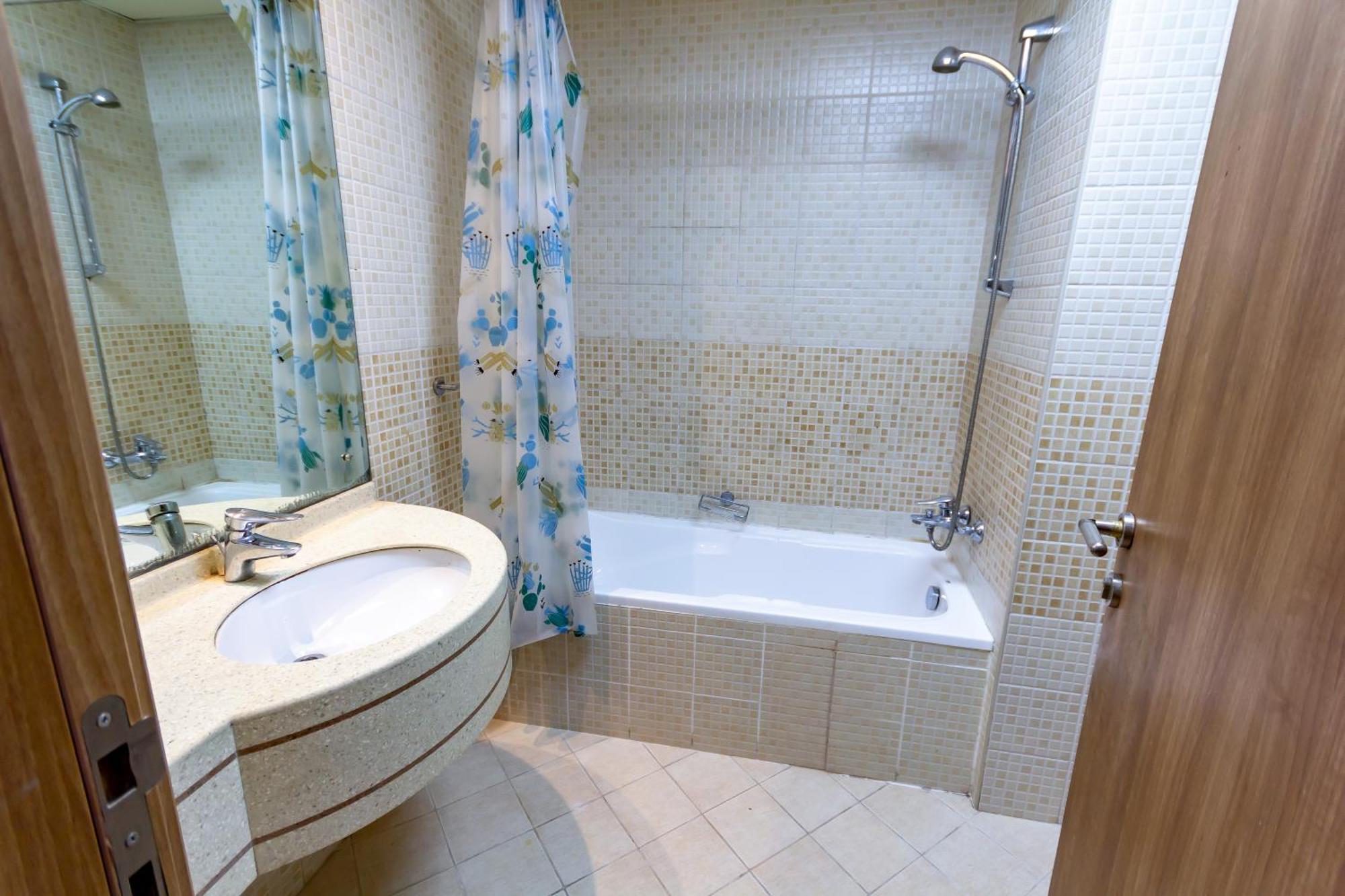 Offer For A Master Couples Friendly *